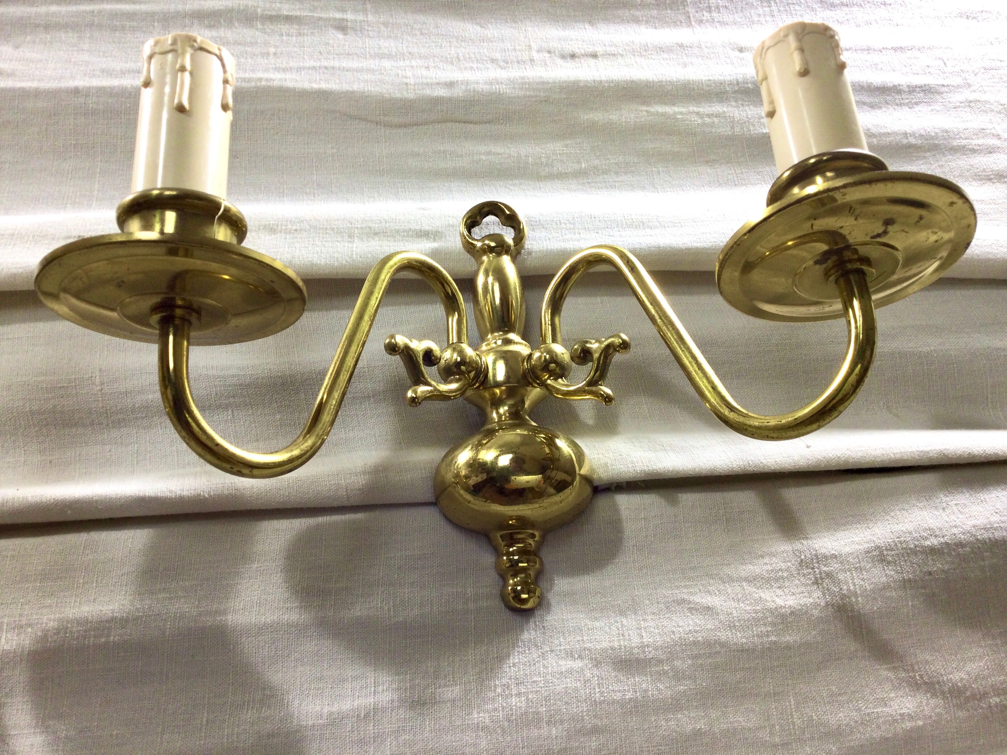 Pair of appliques 2 bronze lights in Dutch style