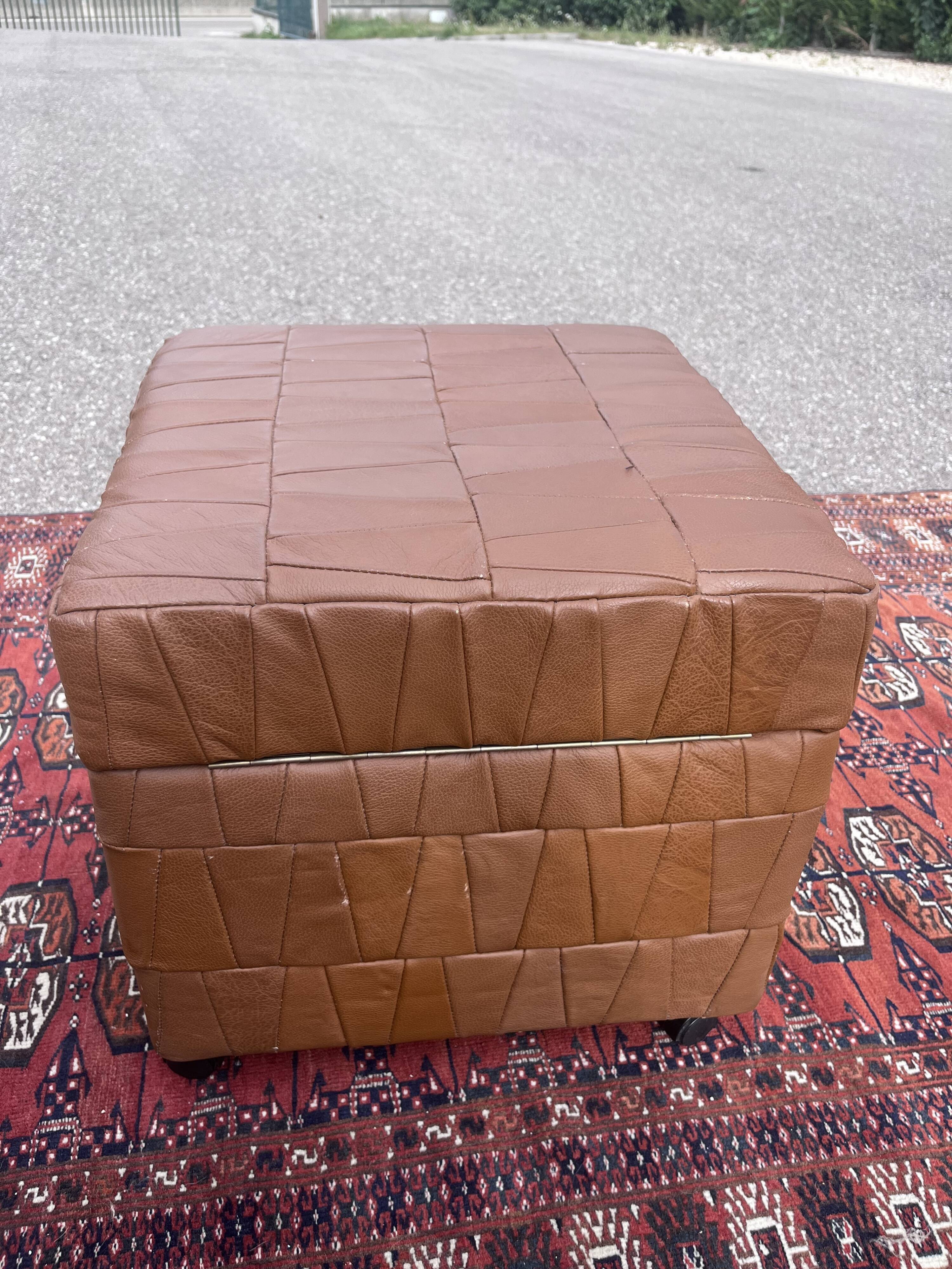Coffre pouf en cuir