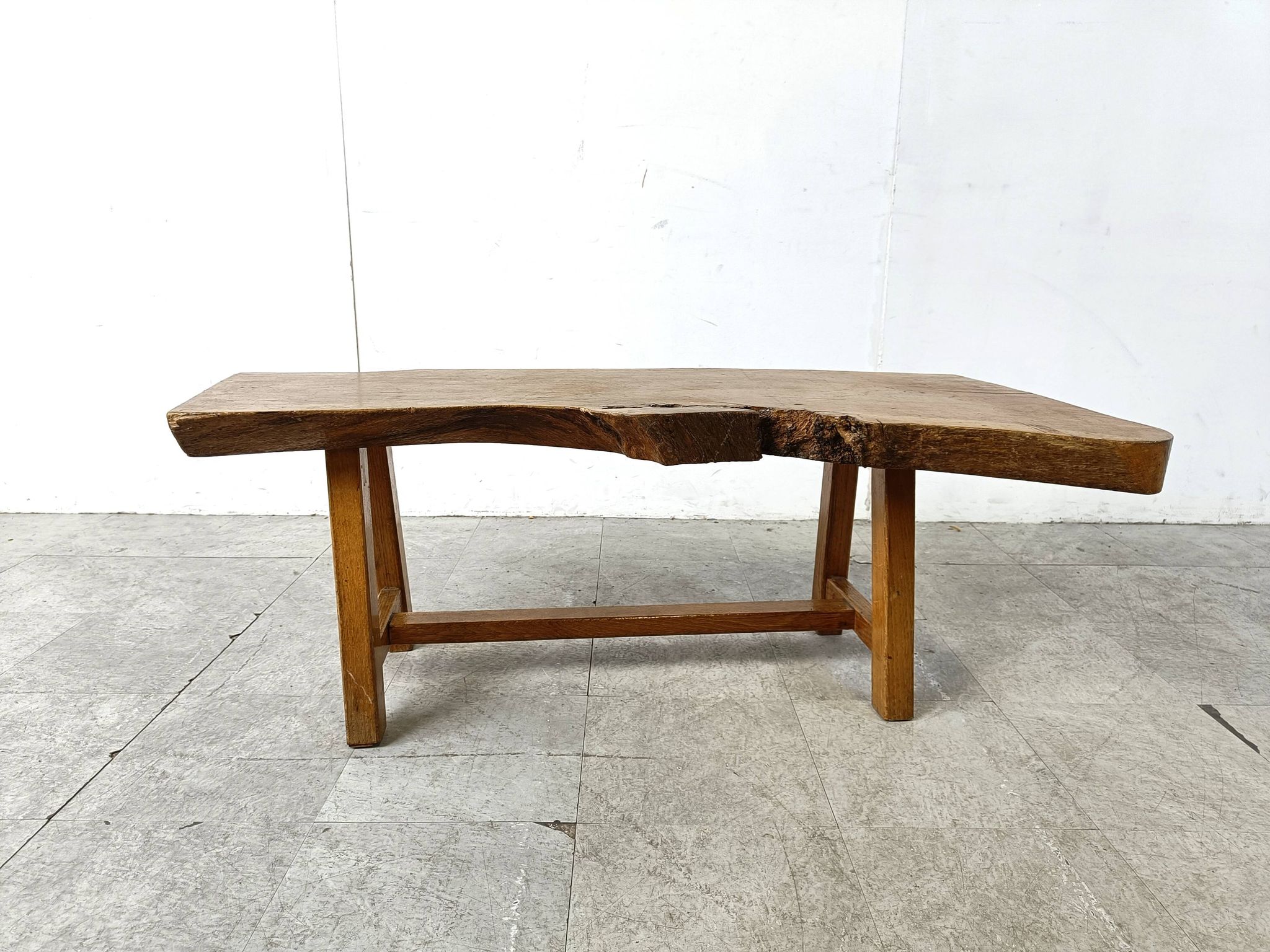 Table basse vintage brutaliste en bois, 1960