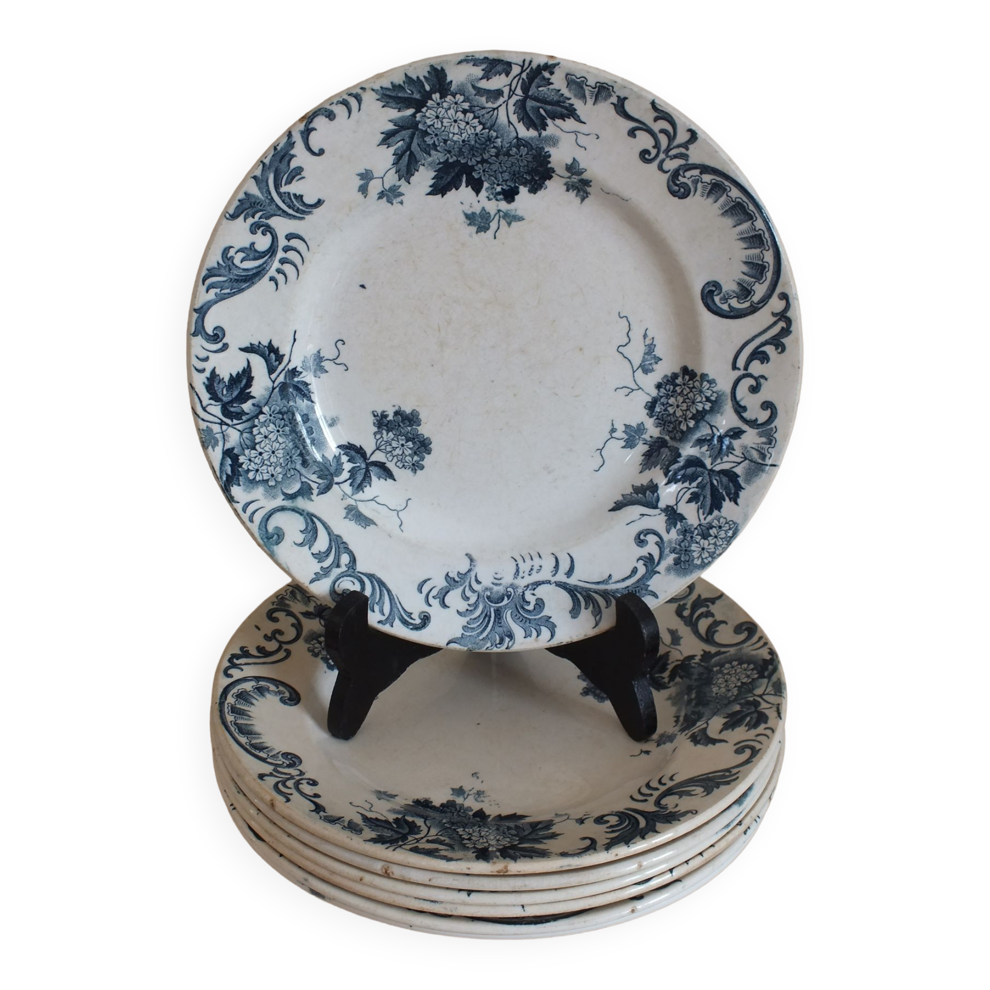 7 flat plates in Terre de Fer St Amand model Boule de Neige