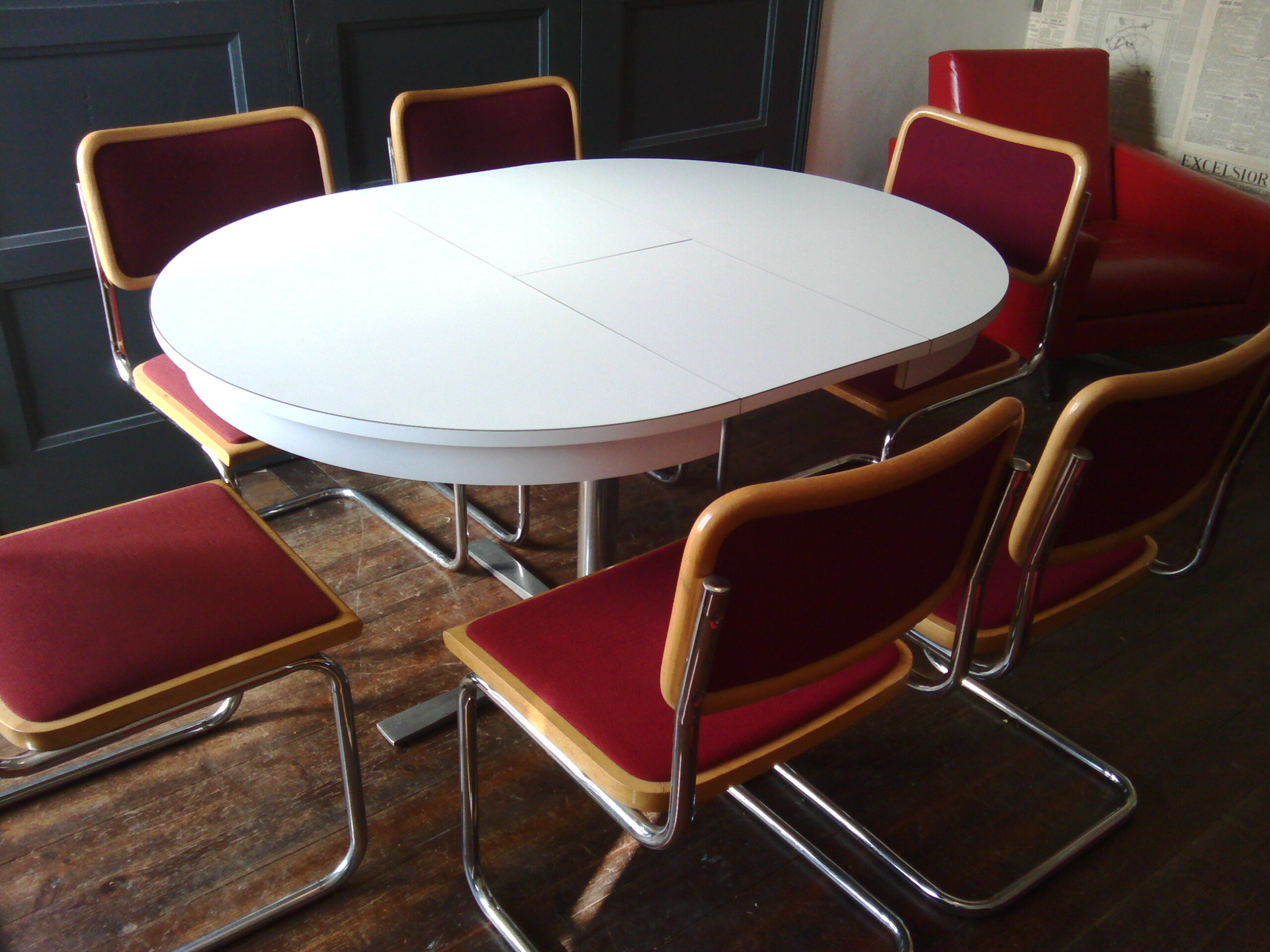 Vintage round table with extensions 1970
