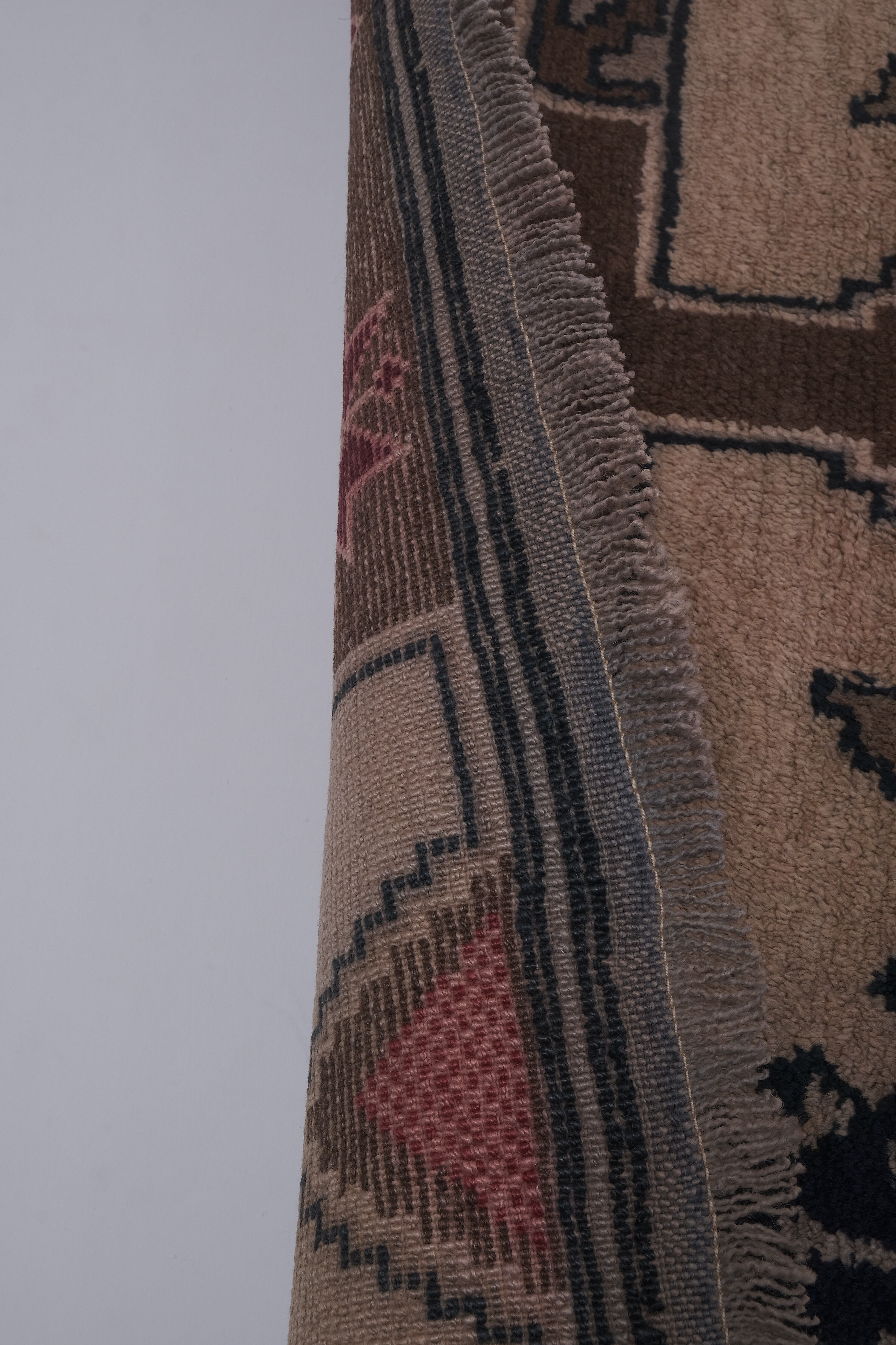 Vintage Turkish rug from Oushak, handwoven 138x244 cm