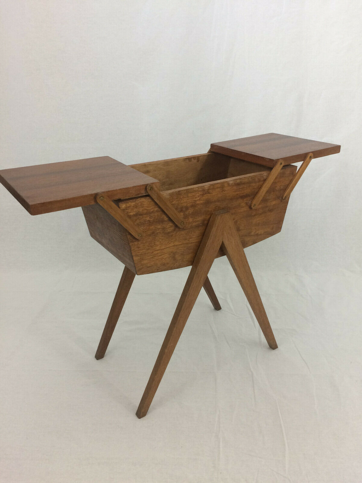 Sewing basket years 60