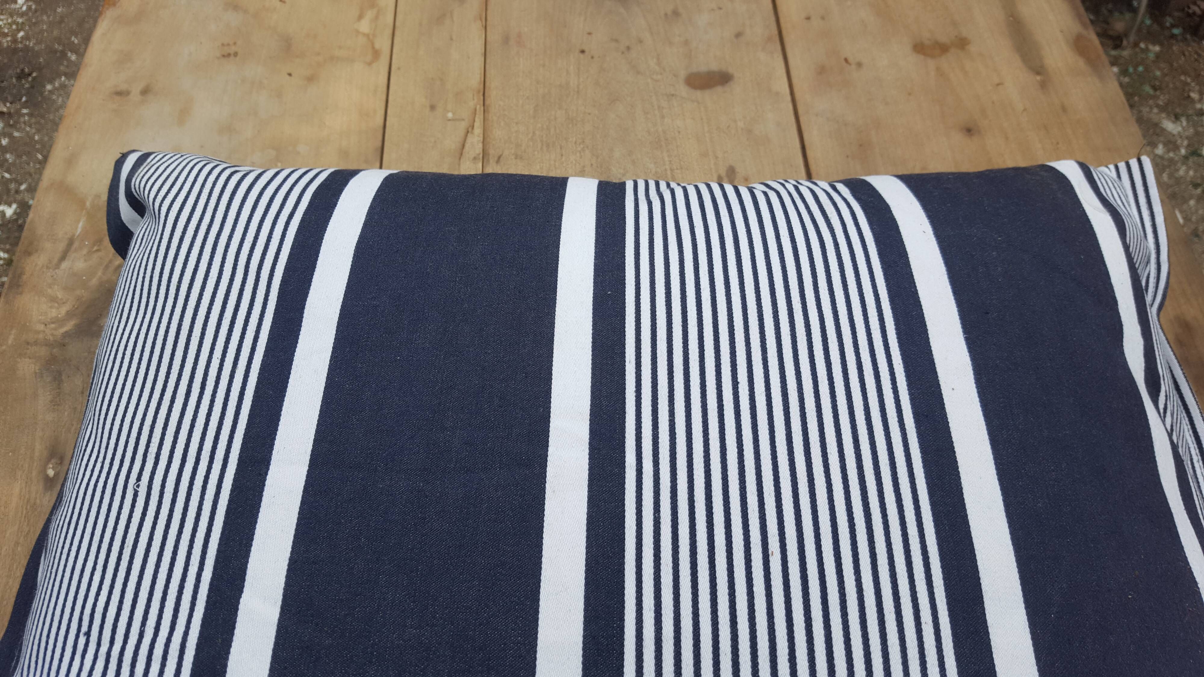 Coussin toile à matelas 50×50