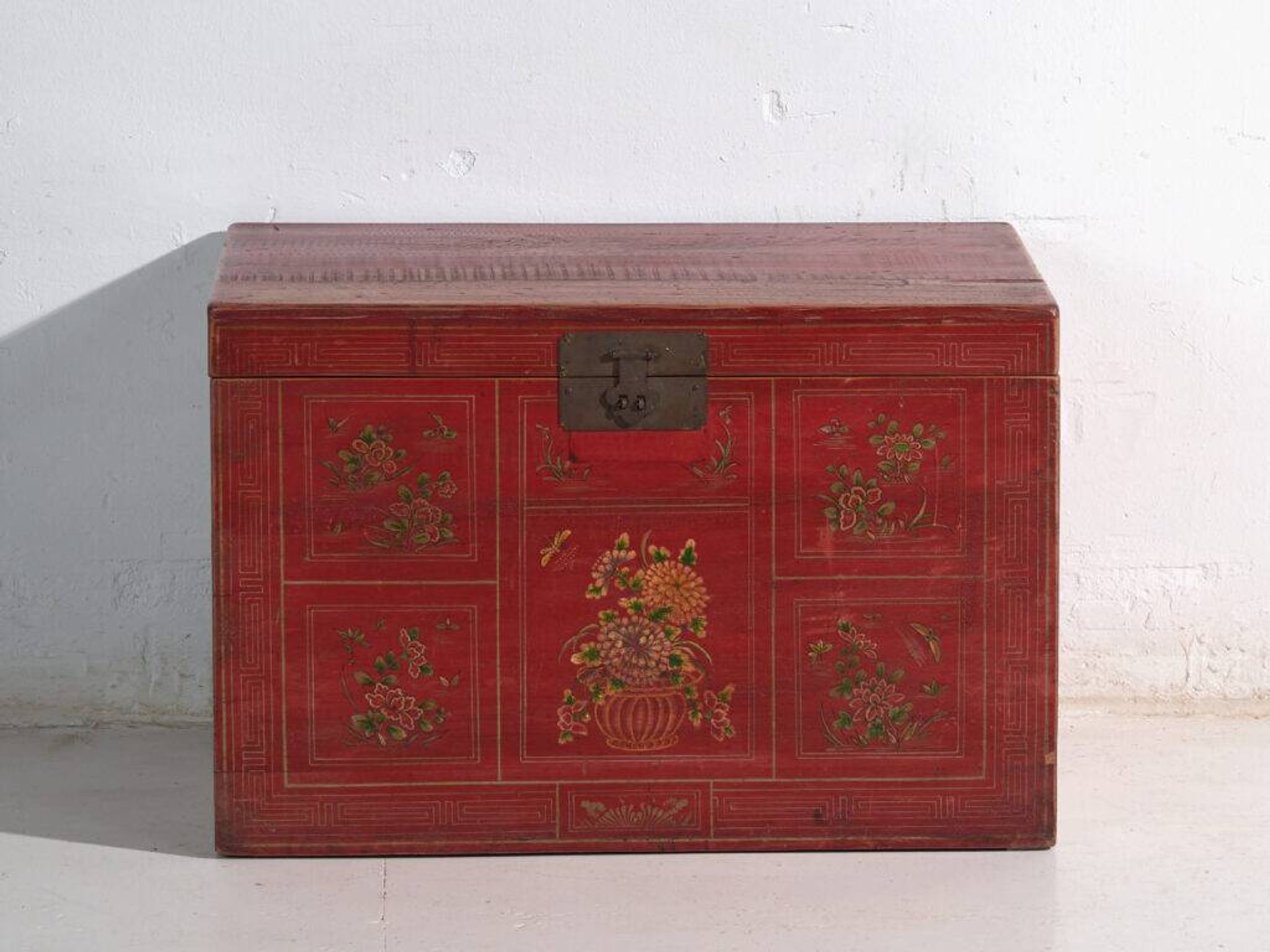 Coffre chinois avec peinture originale – Chine, vers 1900
