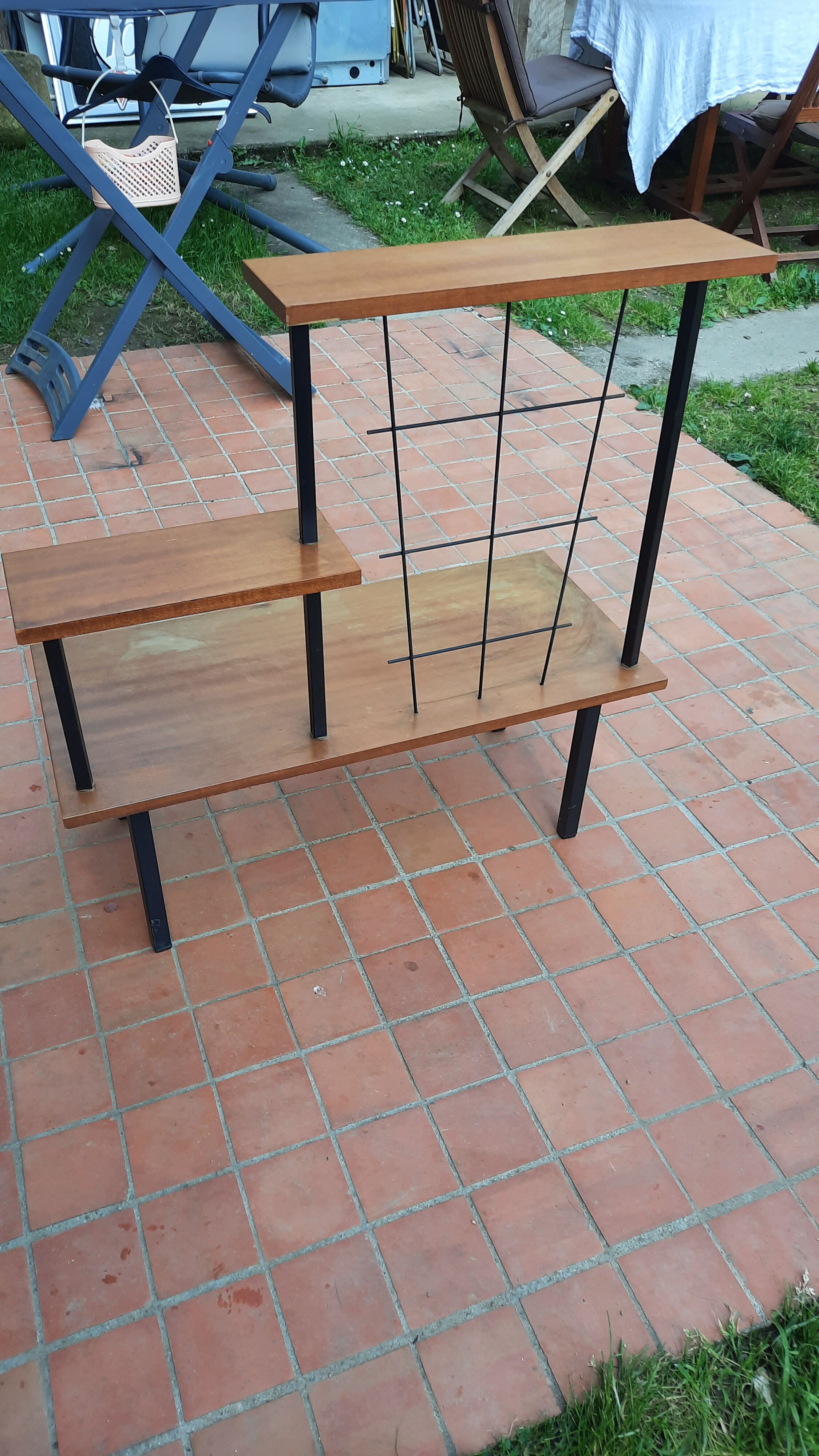 Étagère scandinave