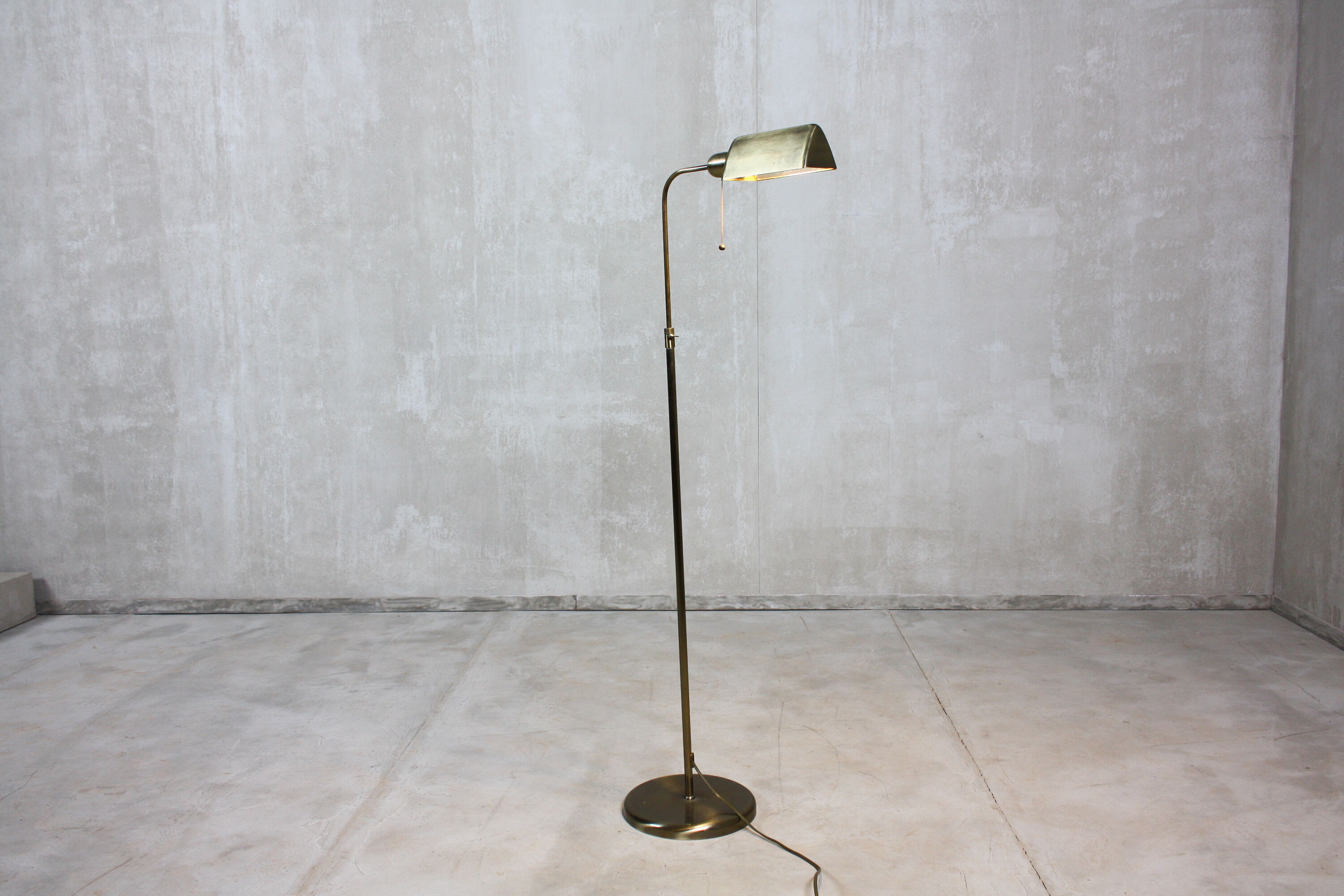 Portuguese brass floor lamp, 1970