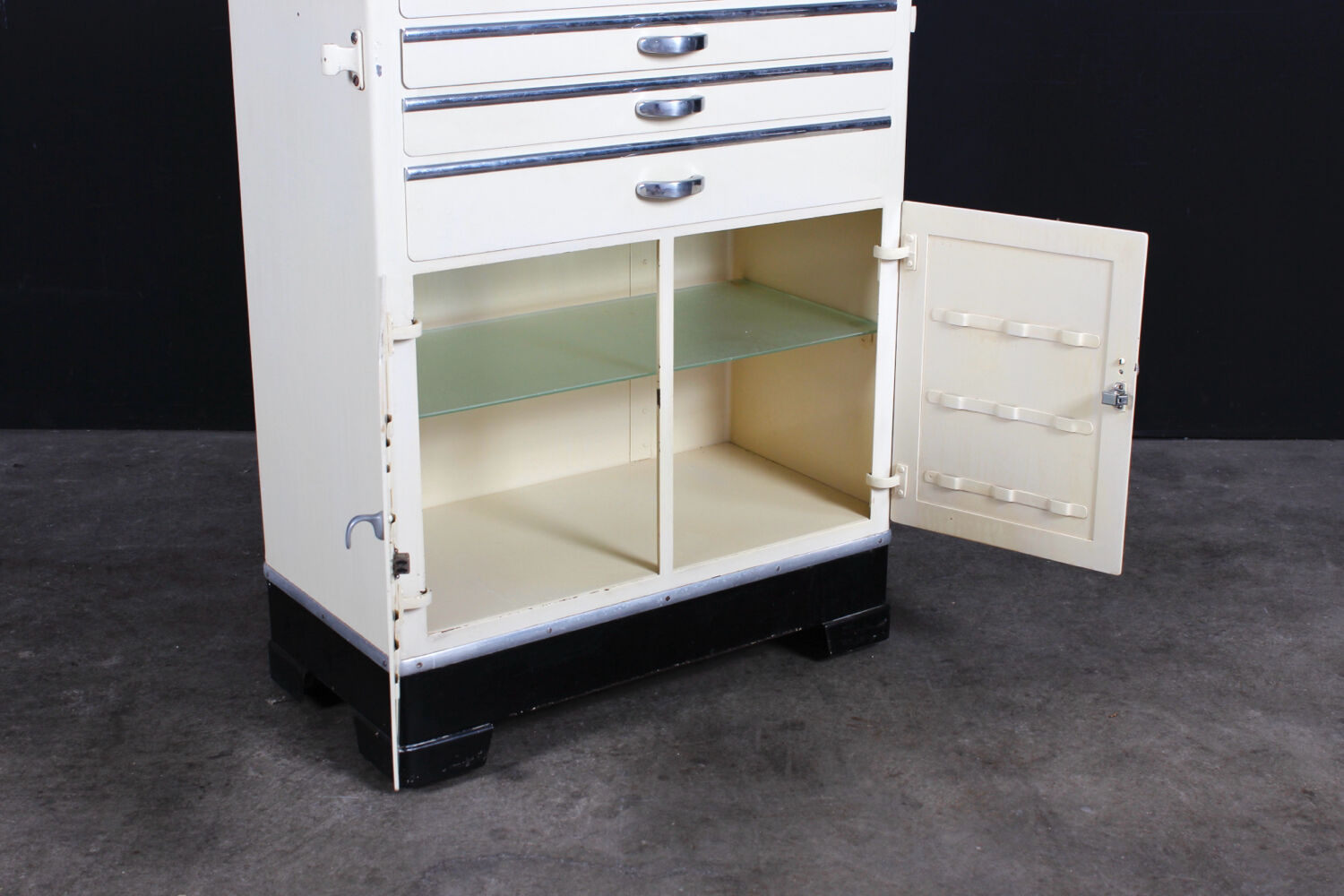 Vintage Schrank Baisch Bauhaus Industrial Design