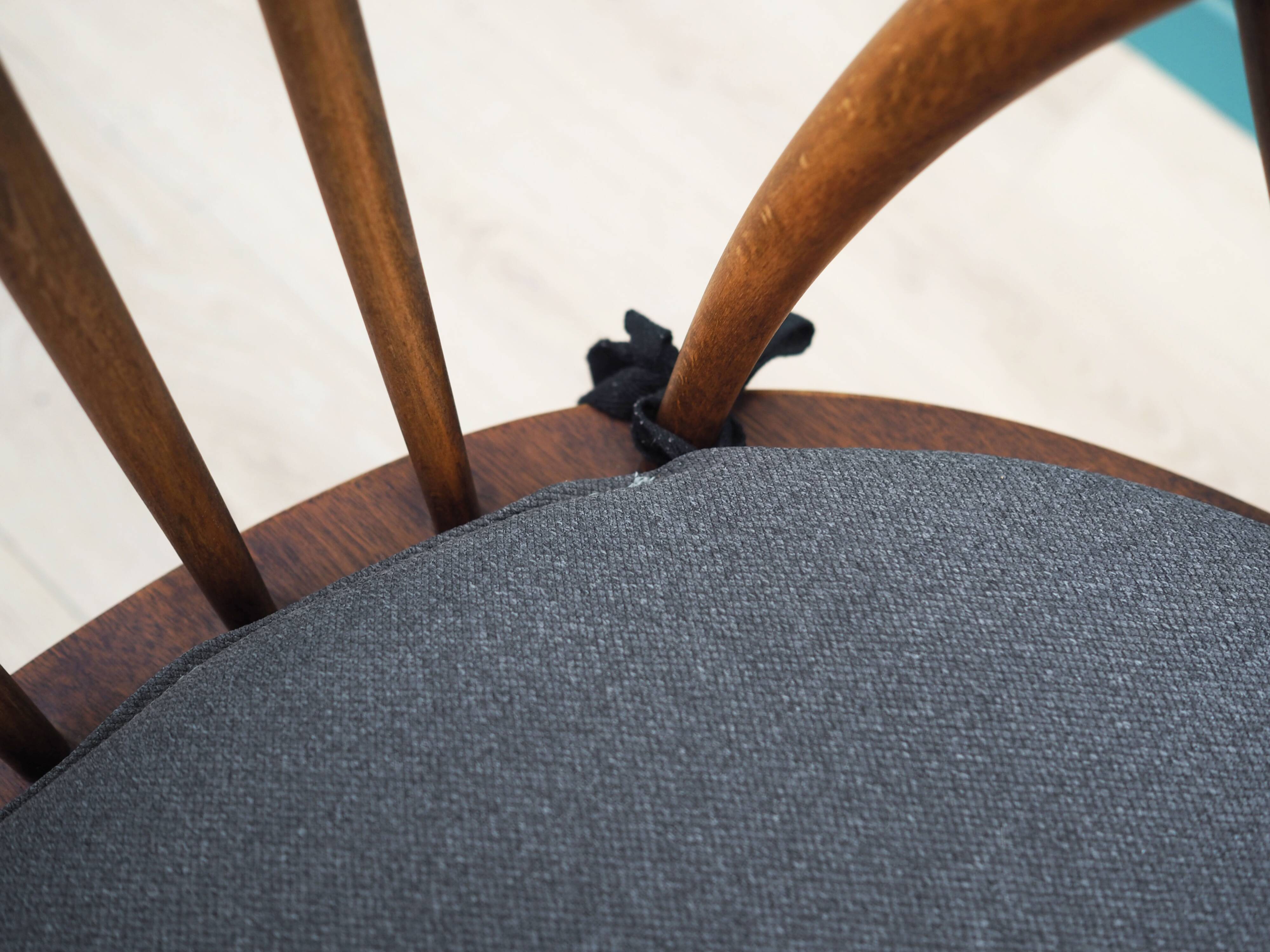 Chaise en hêtre, design danois, années 1960, designer : Illum Wikkelsø, fabrication : Niels Eilersen