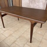 Table scandinave en teck par Johannes Andersen pour Samcom 1960
