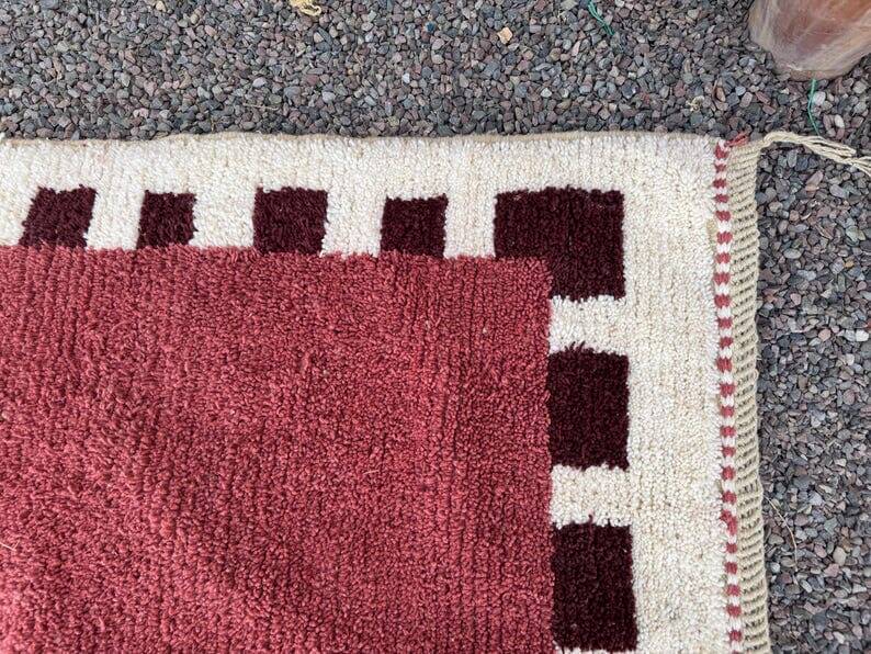 Handmade traditional artisan rug size 1.5/2.5 m