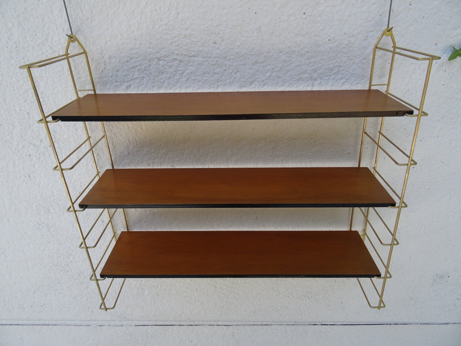 Wall shelf String brass and wood