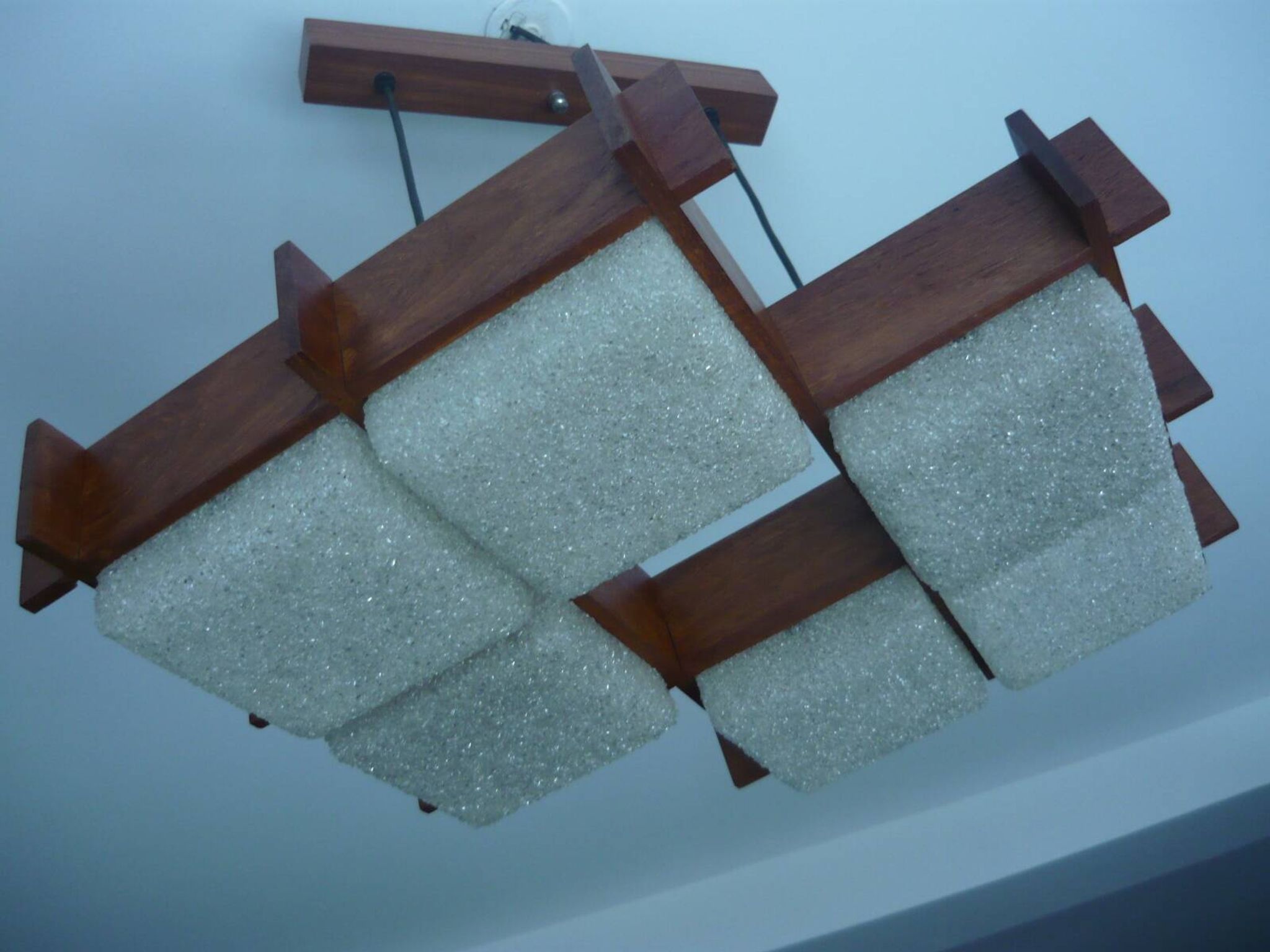 Plafonnier vintage en teck et perspex xl