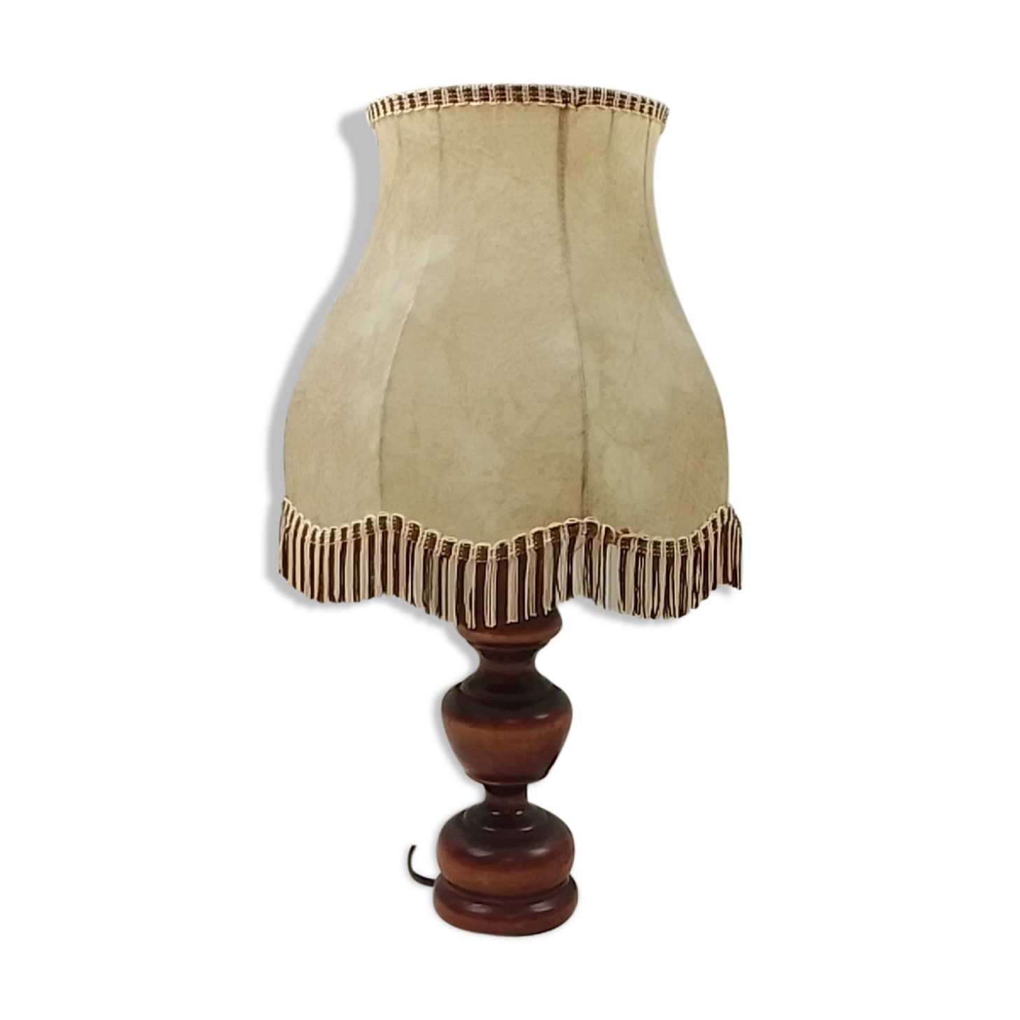 Lampe pied bois et abat-jour à franges