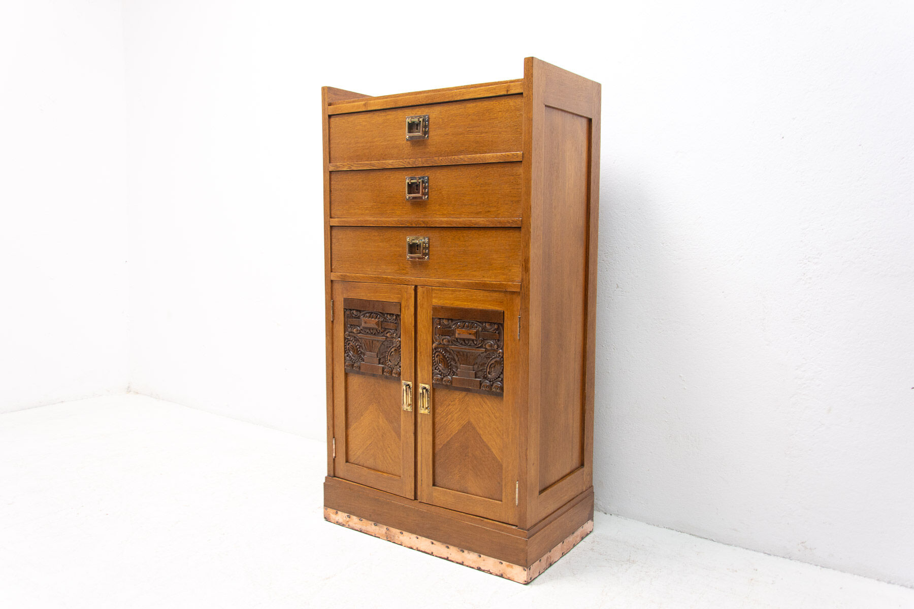 Viennese Secession chest of drawers, 1910