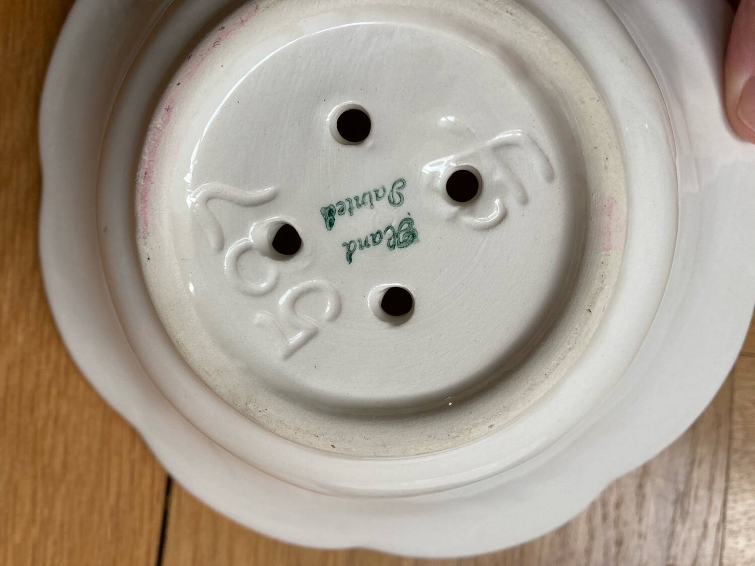 Fg Radish Barbotine Drainer Bowl