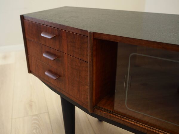 Buffet bas en noyer, design danois, années 1960, fabrication : Danemark