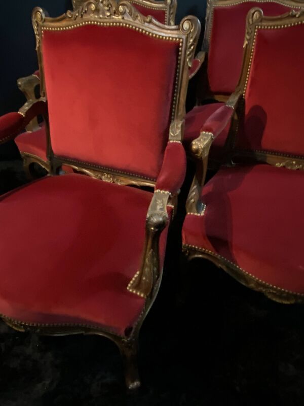 Paire de fauteuils à dossier plat style Louis XV en velours rouge