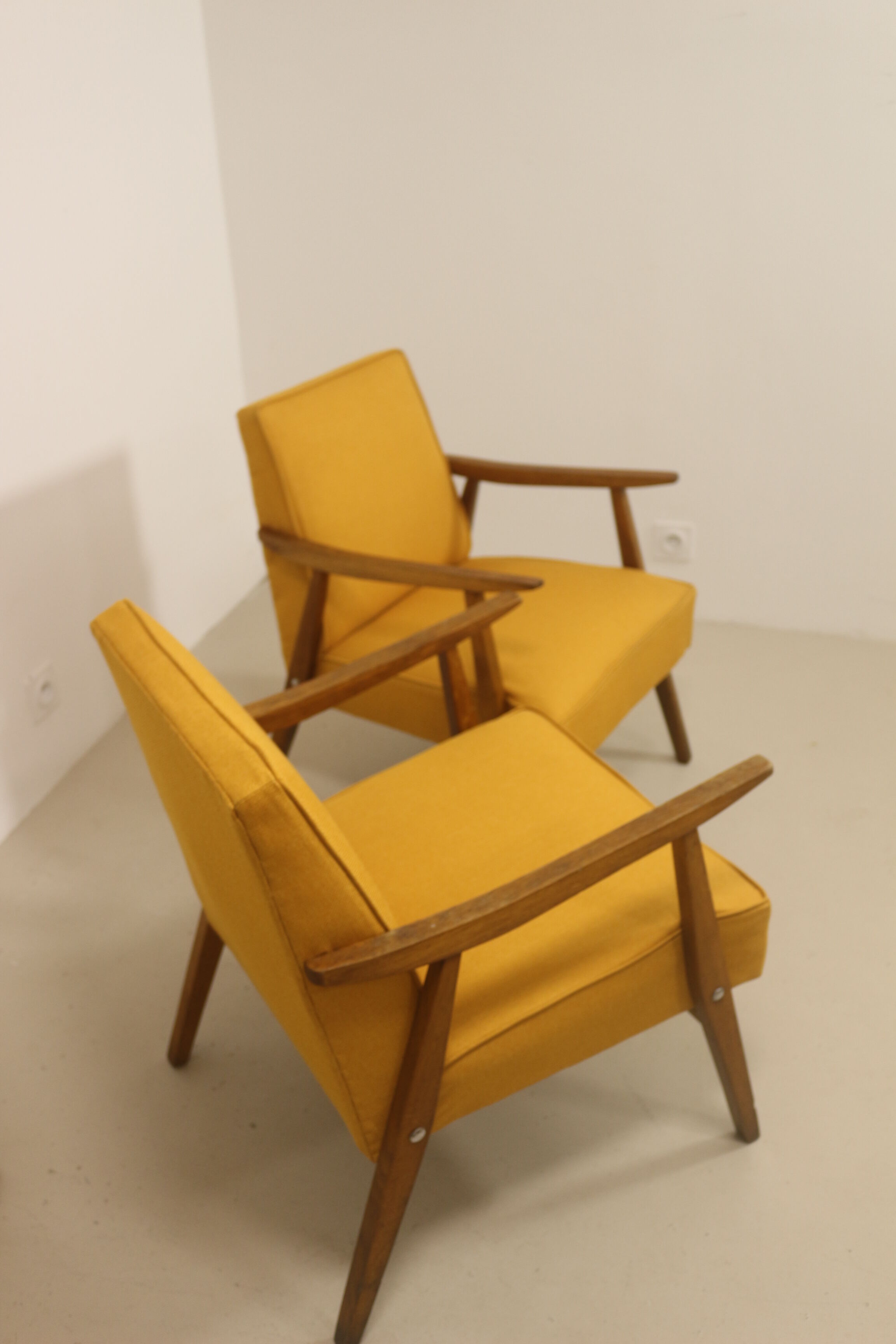 Pair of Scandinavian armchairs 1960 curved armrests. Ref Mimosa