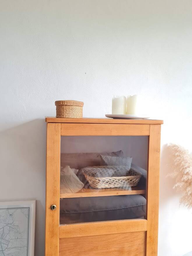 Parisian glass-fronted cupboard, type sideboard.
