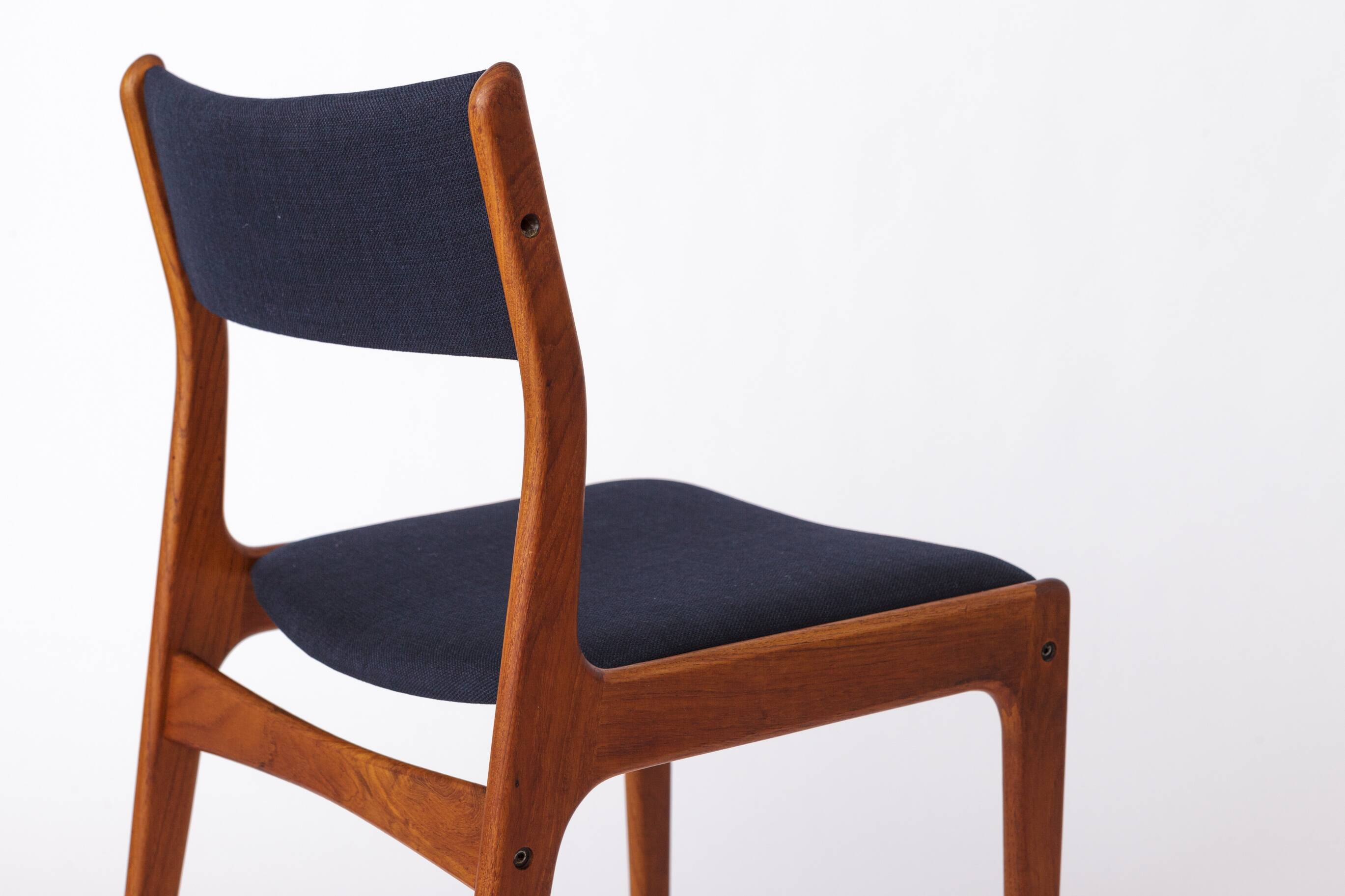 Set of 4 Vintage Danish Teak Chairs | Johannes Andersen | Idum Møbelfabrik