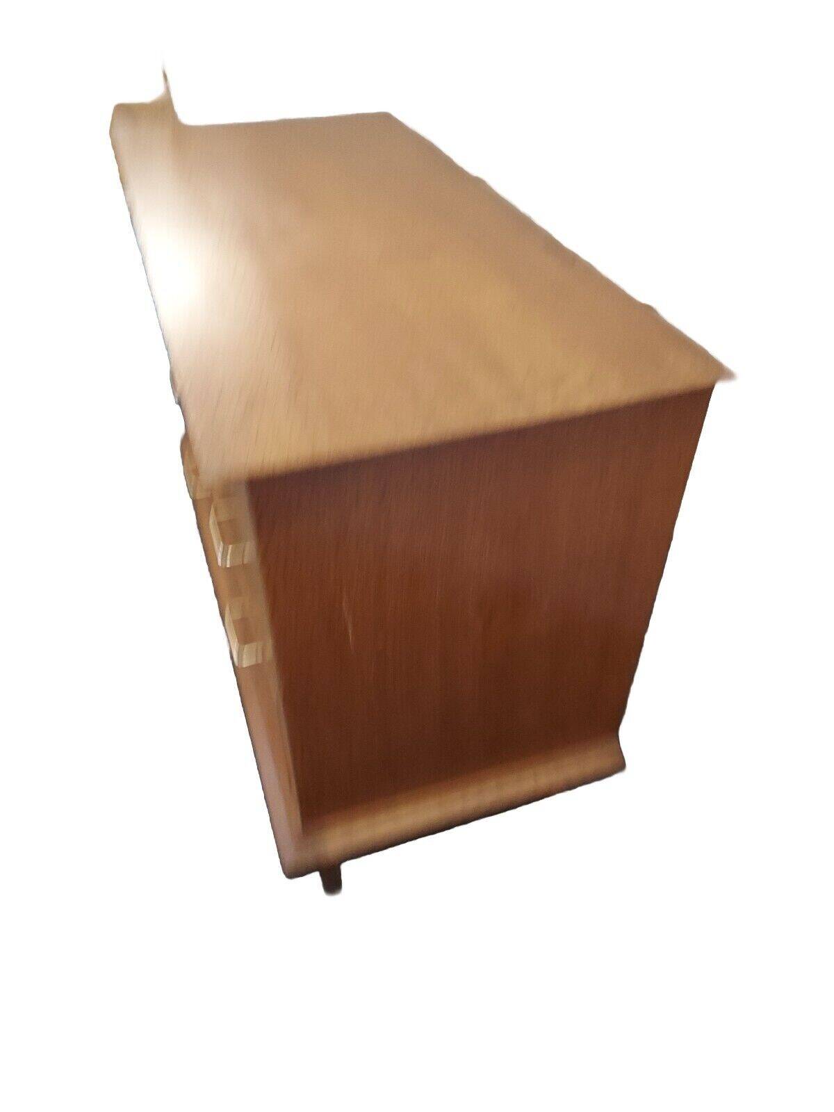 Vintage chest of drawers from the 70s in oak