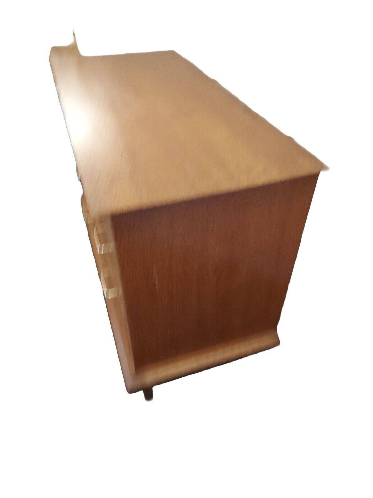 Vintage chest of drawers from the 70s in oak