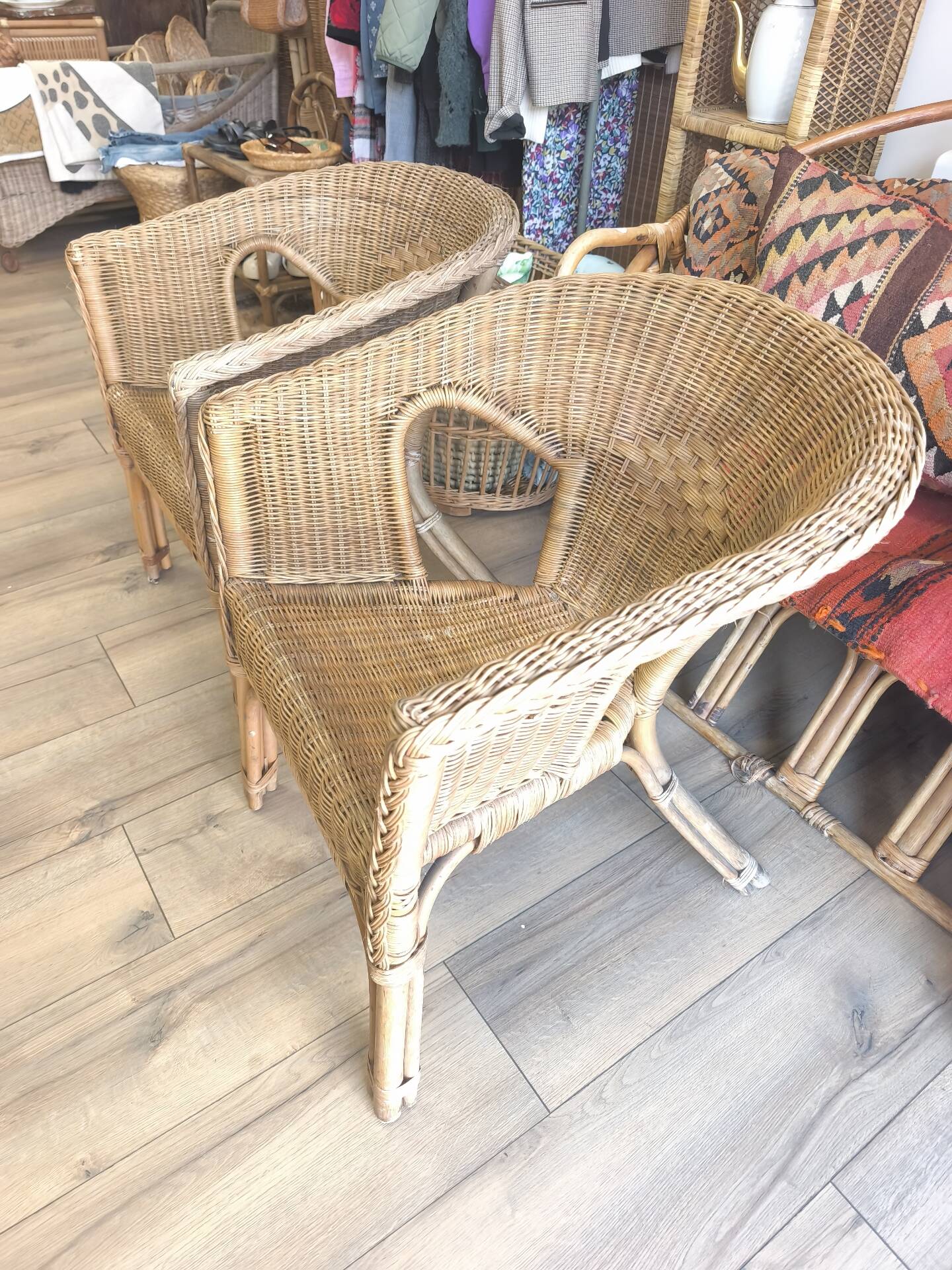 Pair of wicker armchairs