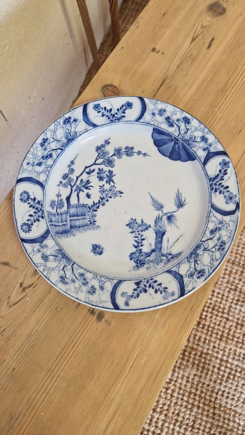 Plate Creil Montereau B & cie