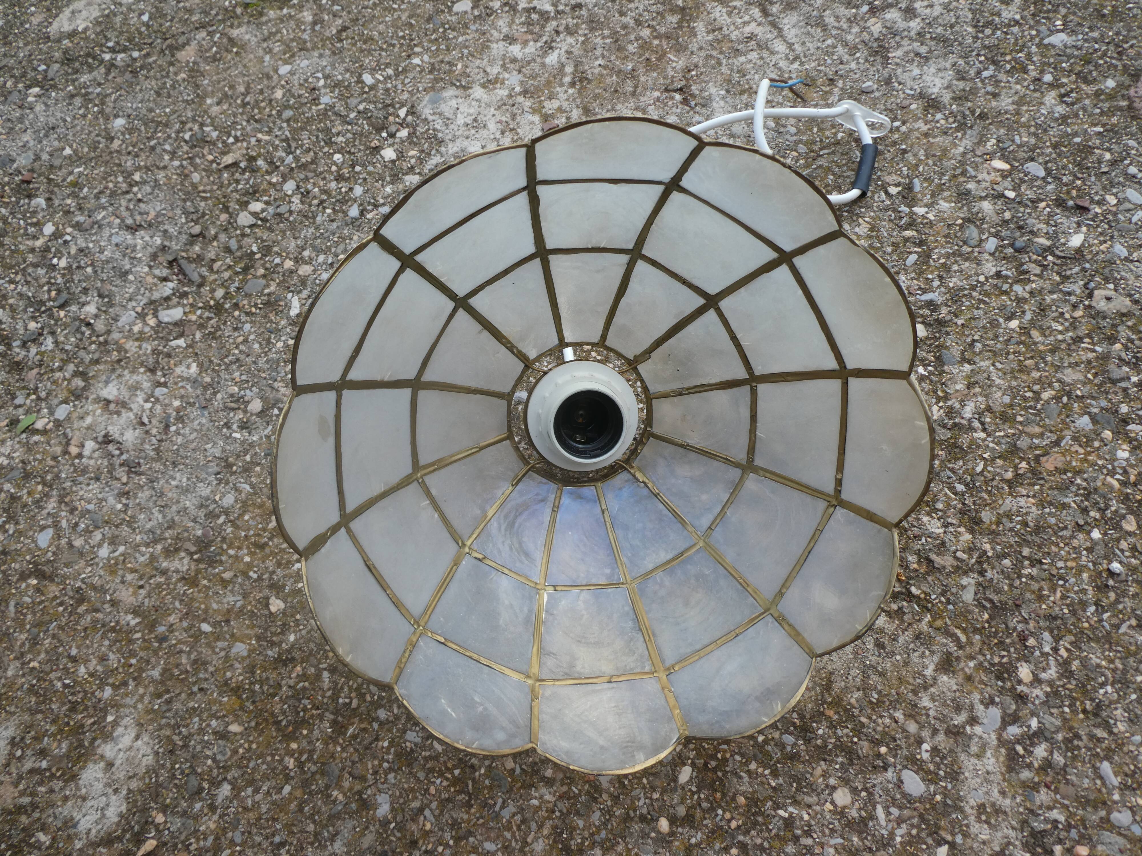Suspension of old lampshade in mother-of-pearl and brass