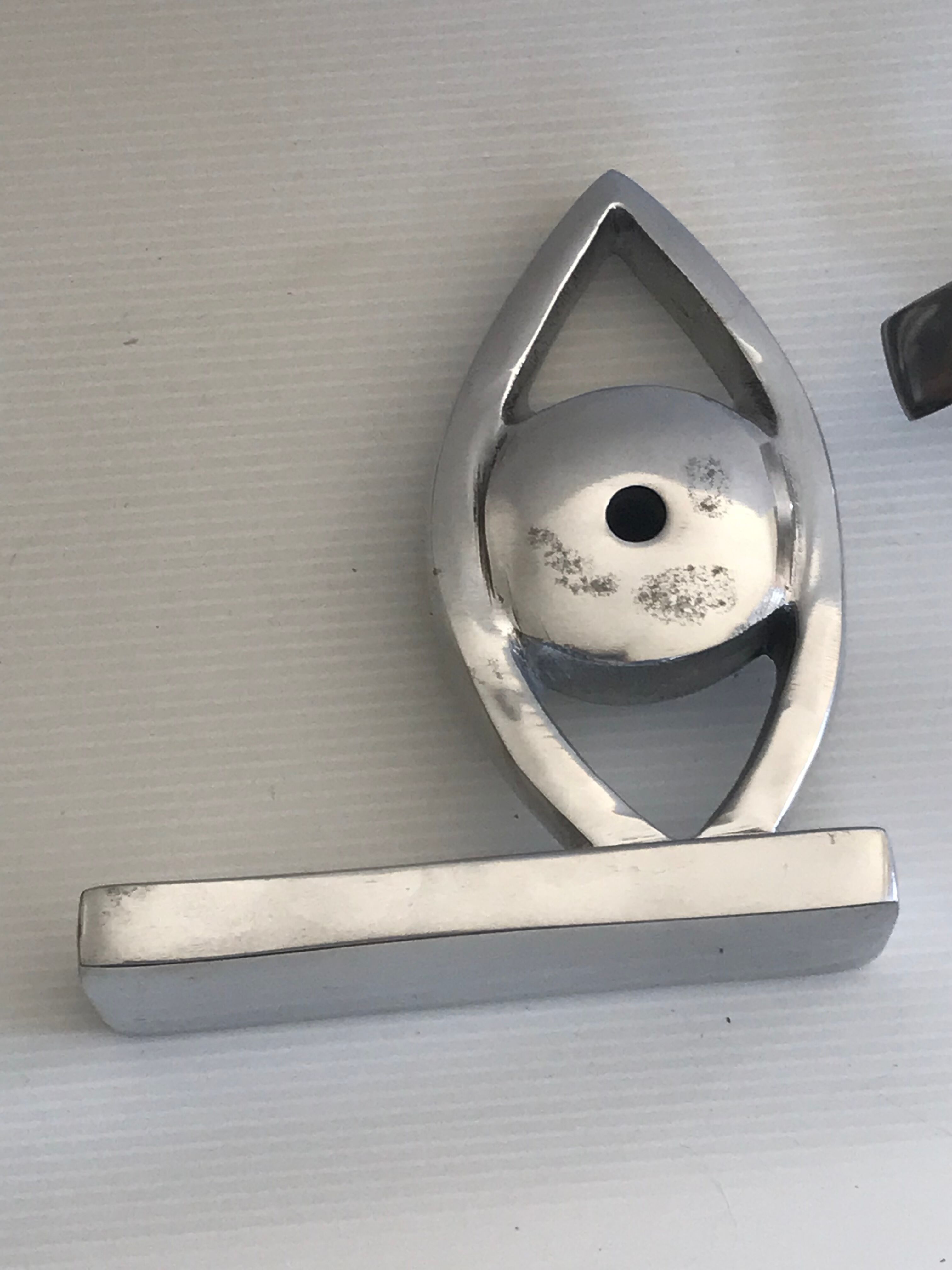 Cast aluminum book clambands