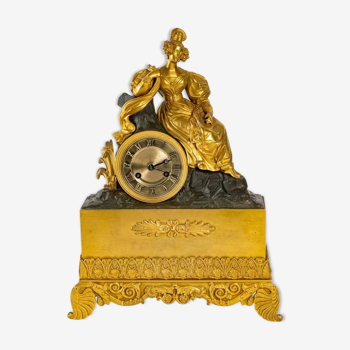 Pendule d'époque Napoléon III en bronze doré