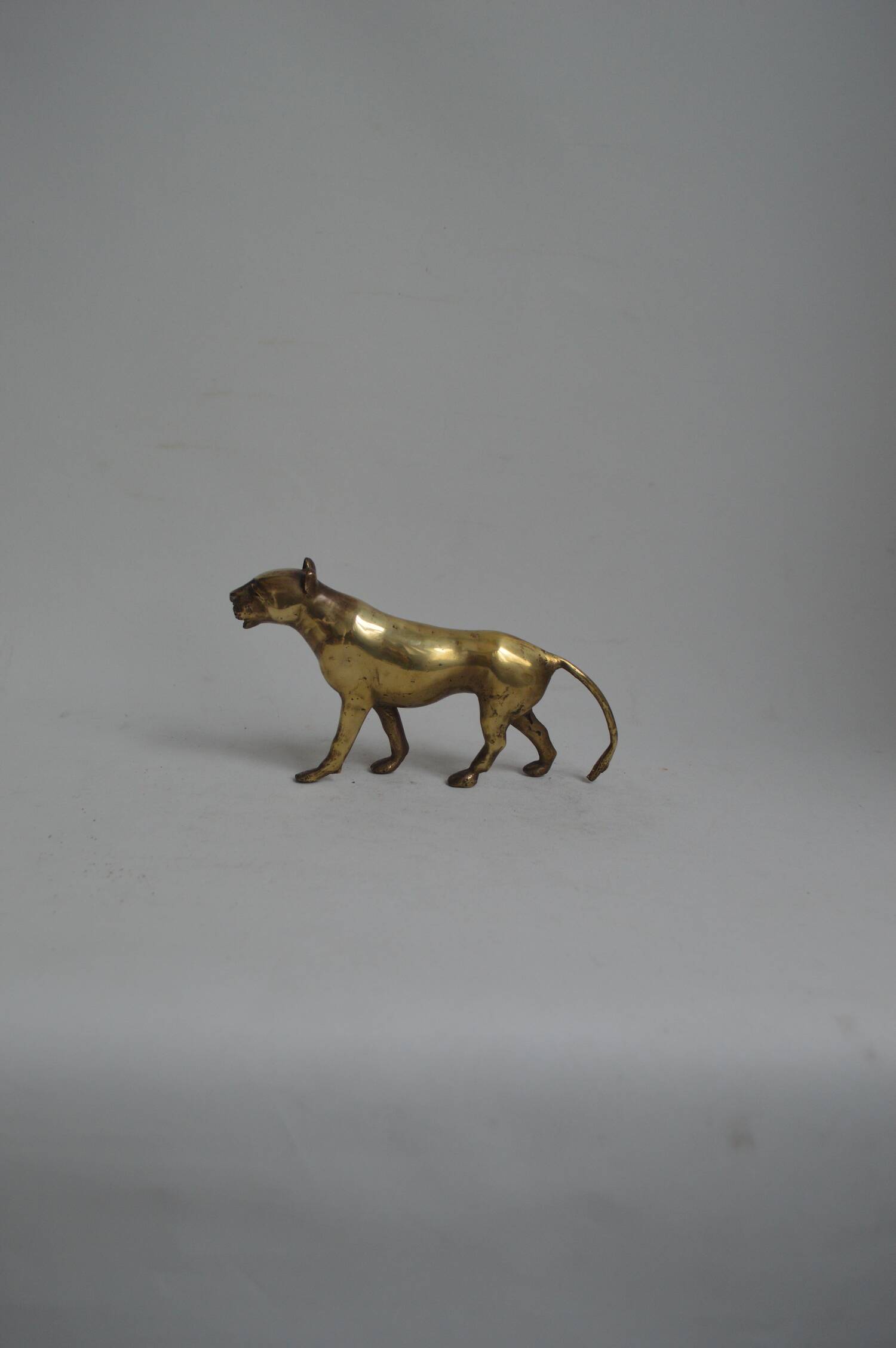 Statue lion lionne de bronze sculpture figurine 29c