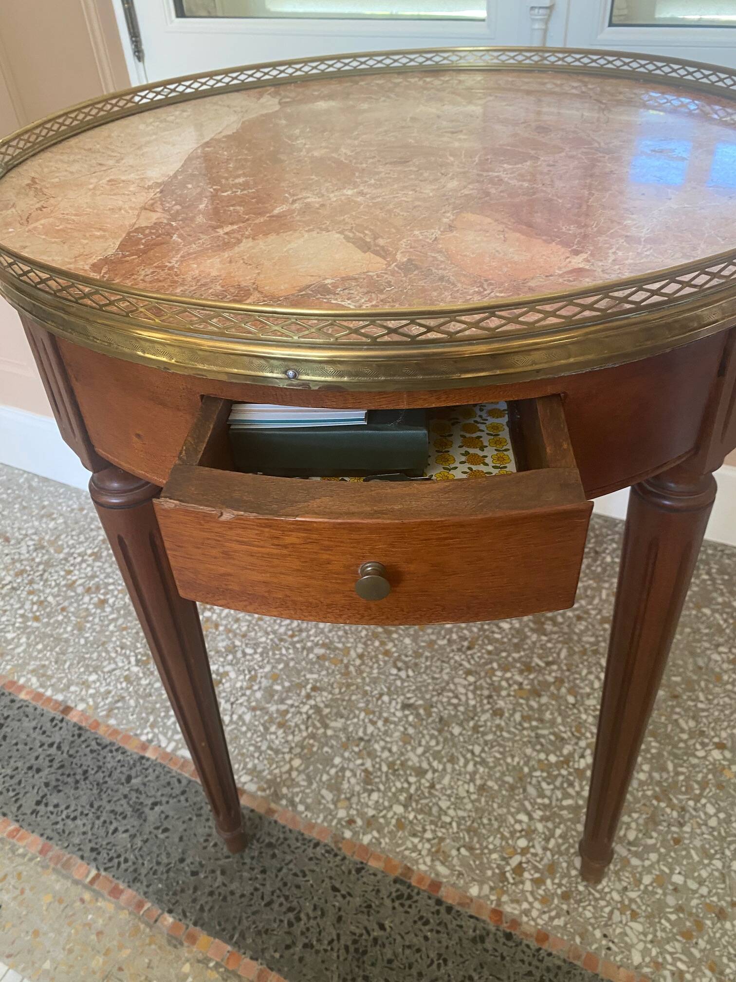 Table bouillotte
