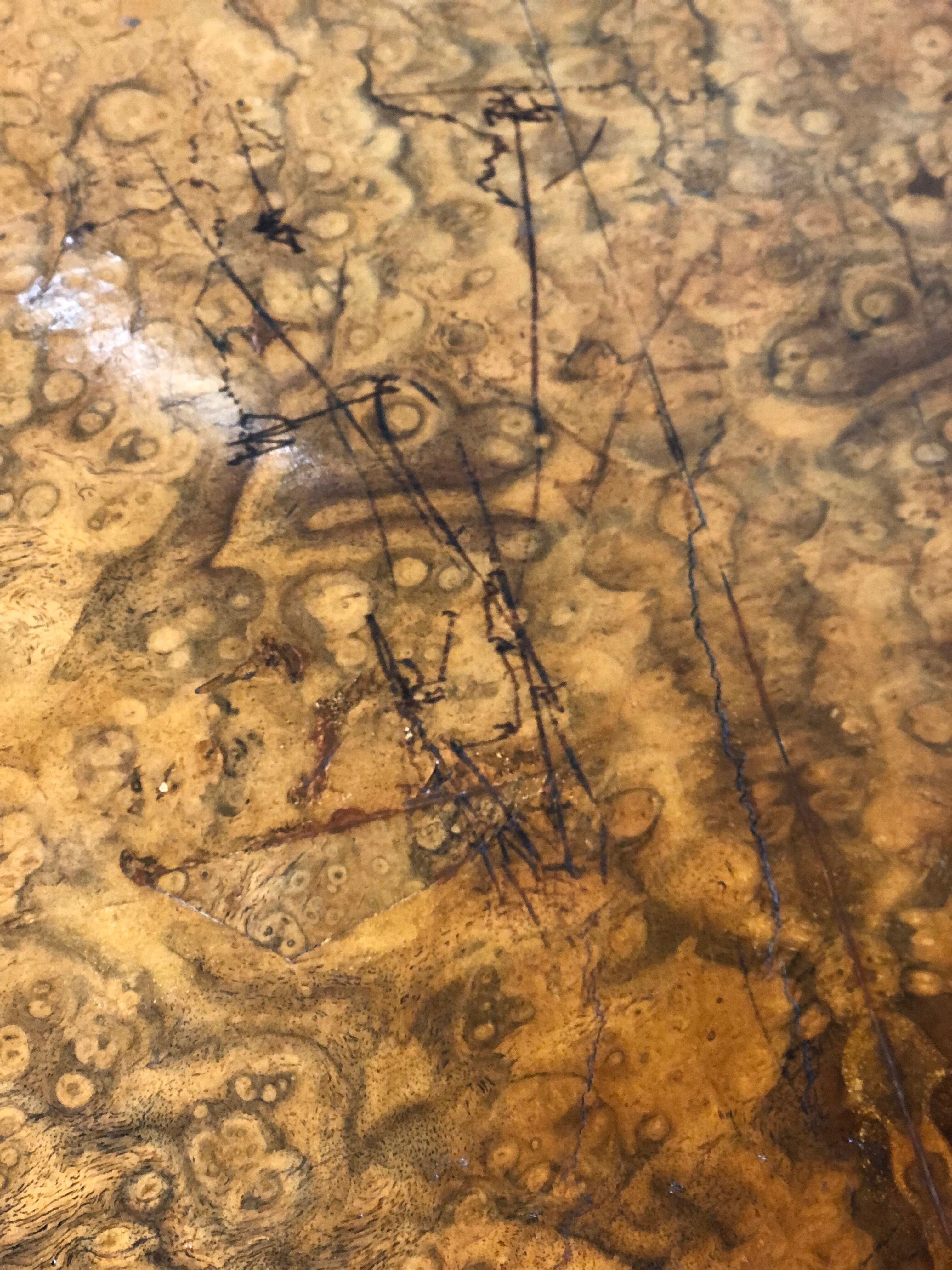 Pedestal table / side table Art Deco era in walnut bramble veneer