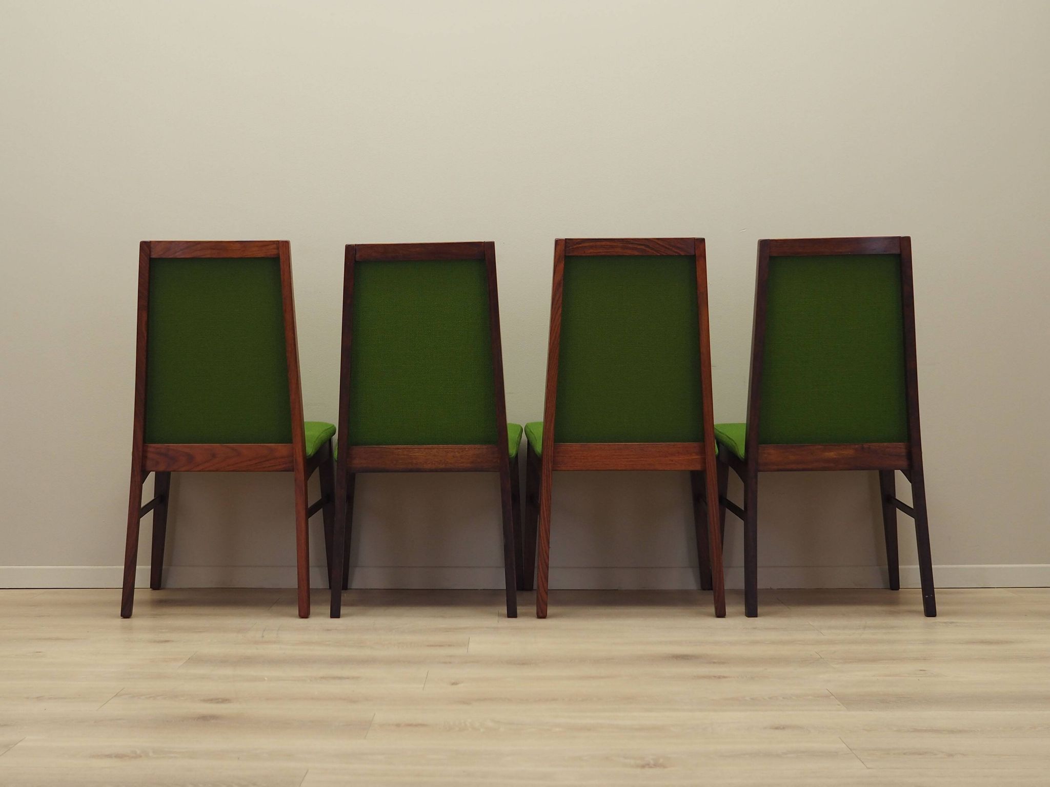 Ensemble de quatre chaises en palissandre, design danois, années 1970, fabricant : Dyrlund
