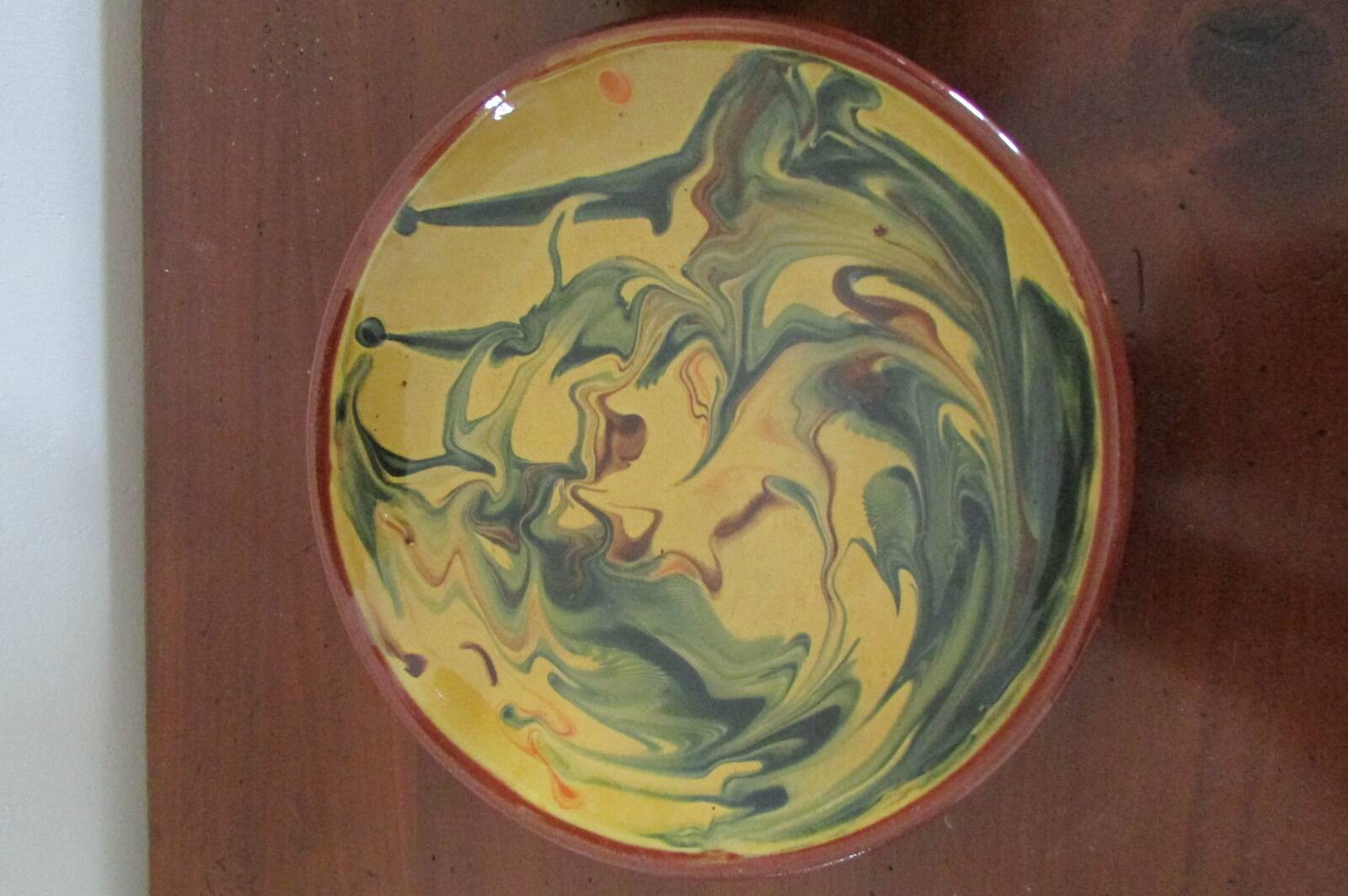 Matching vase and bowl in marbled glazed terracotta