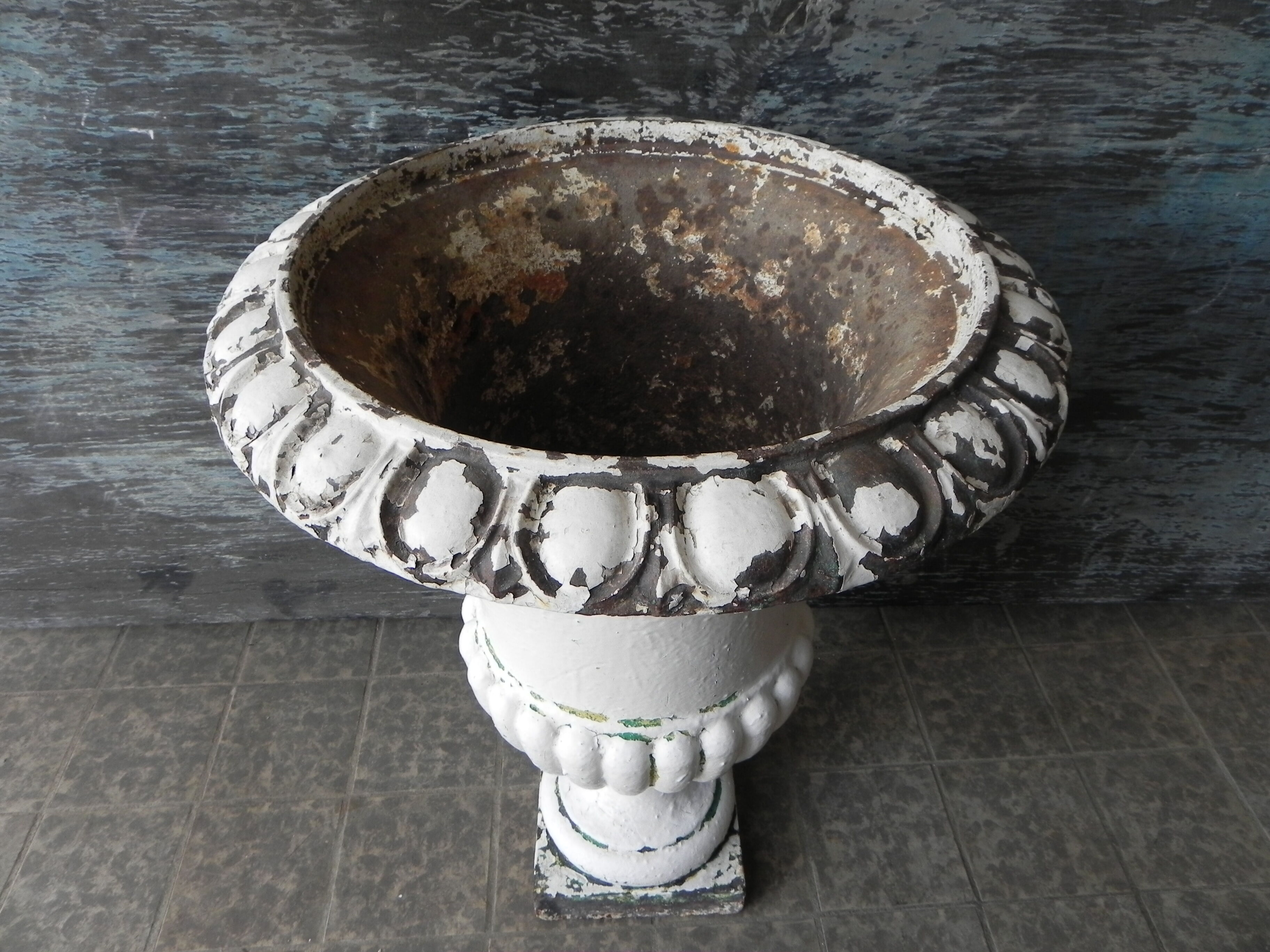 Cast iron vase model Medicis, 65 cm high﻿