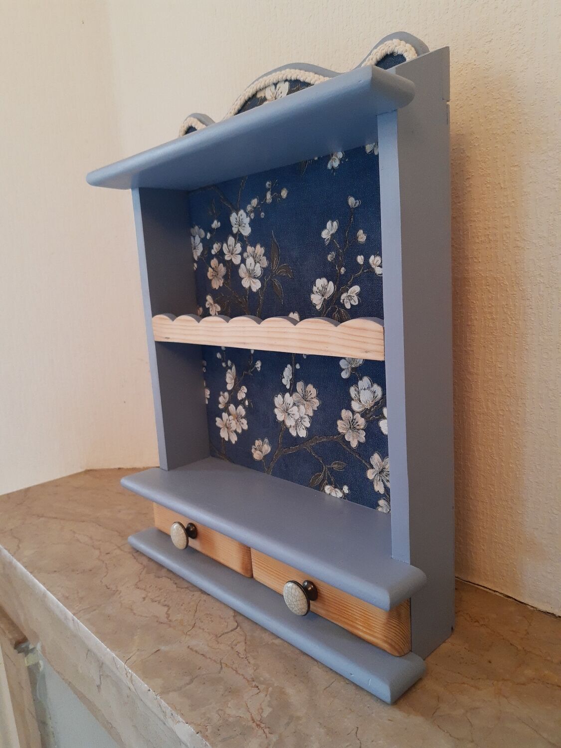 Shelf to put or hang revisited