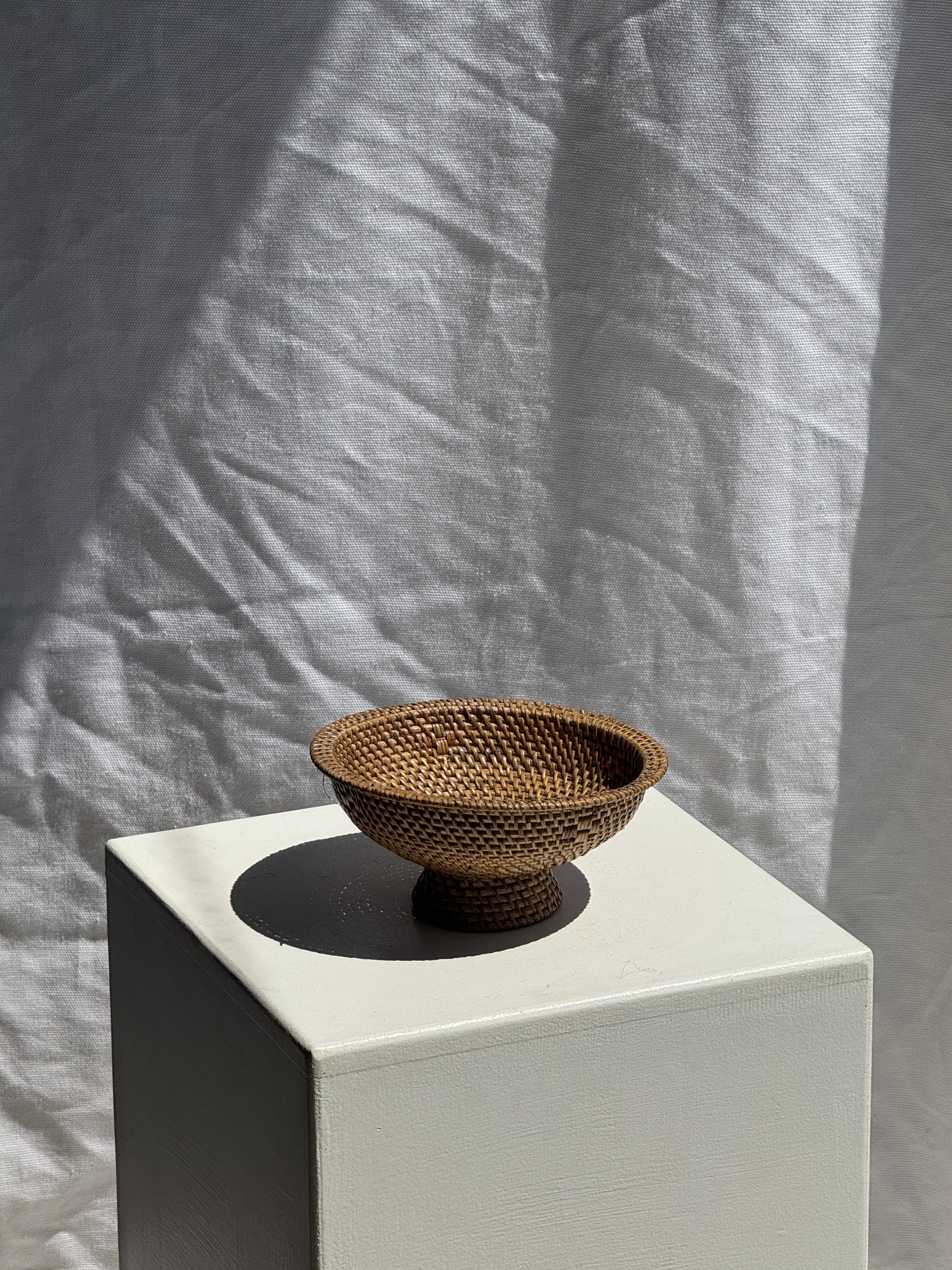 Small bowl on a pedestal made of woven Indonesian rattan D18 H9