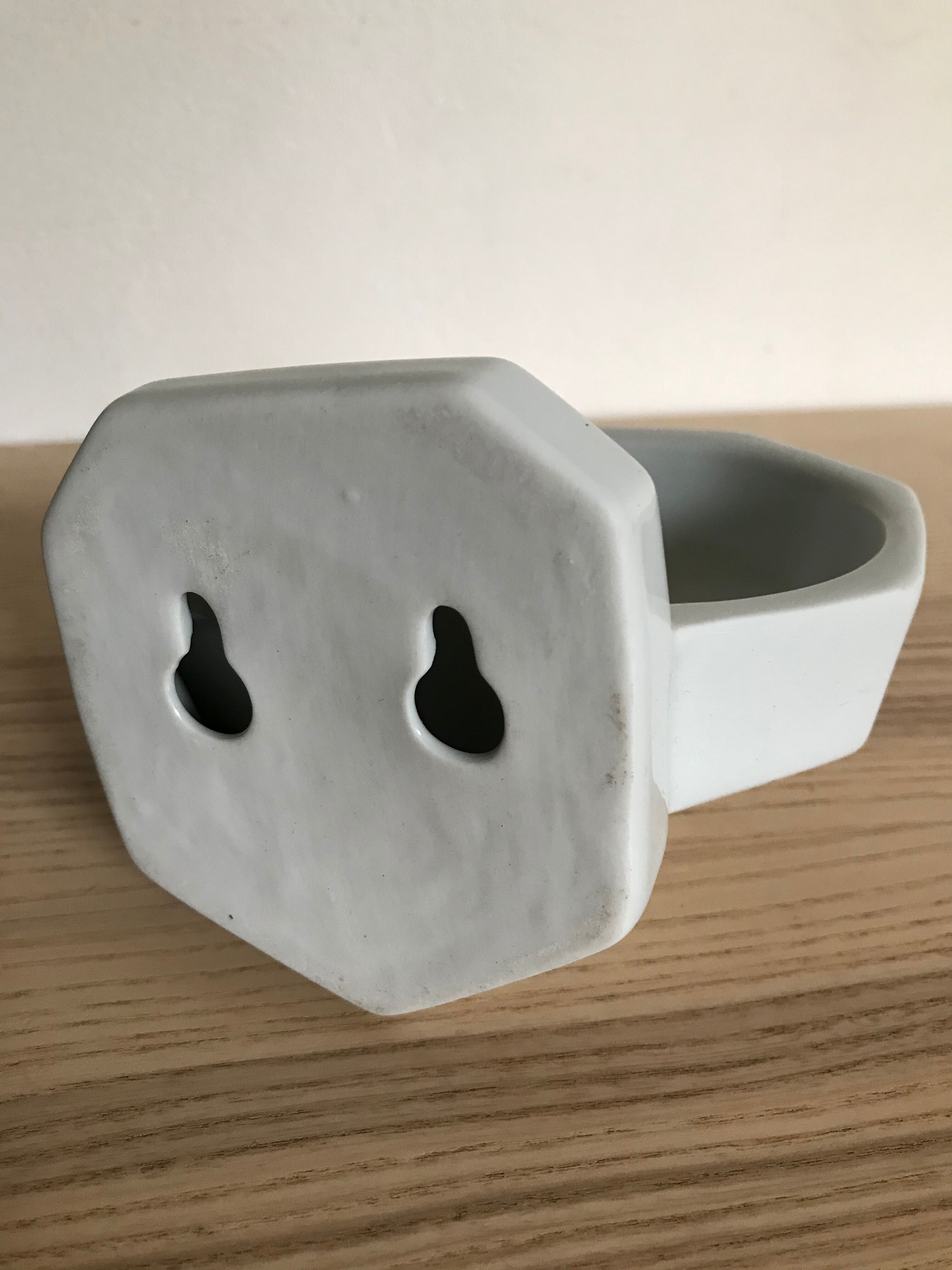 Porcelain soap holder