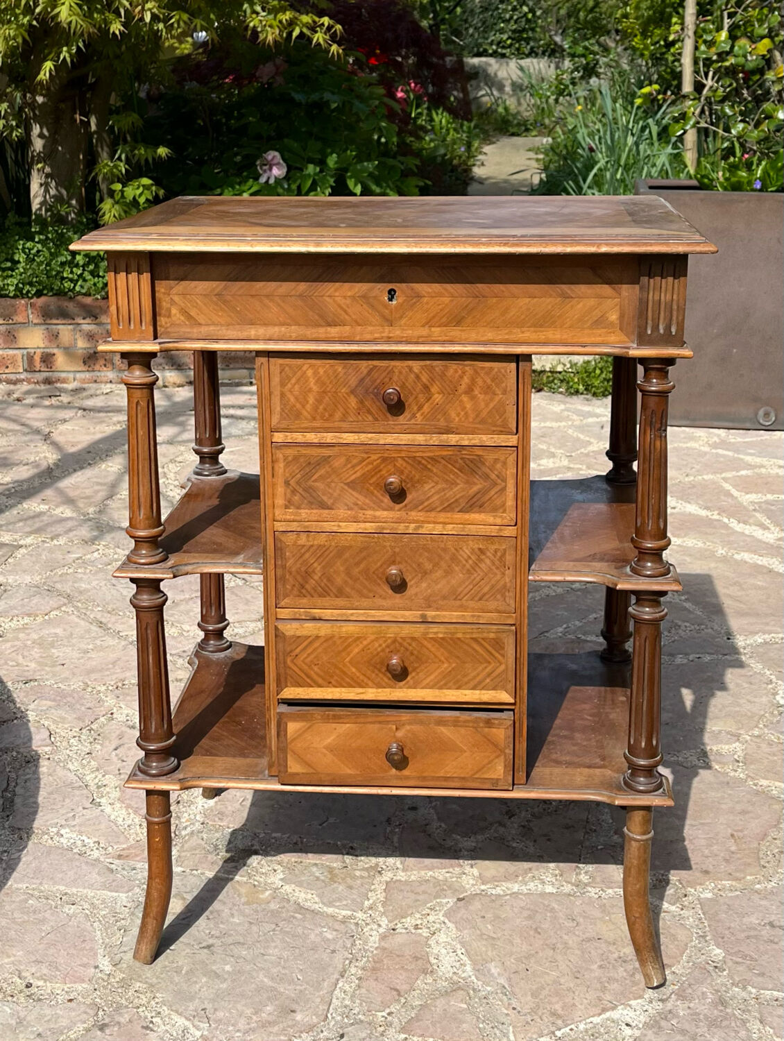 Art nouveau hairdresser