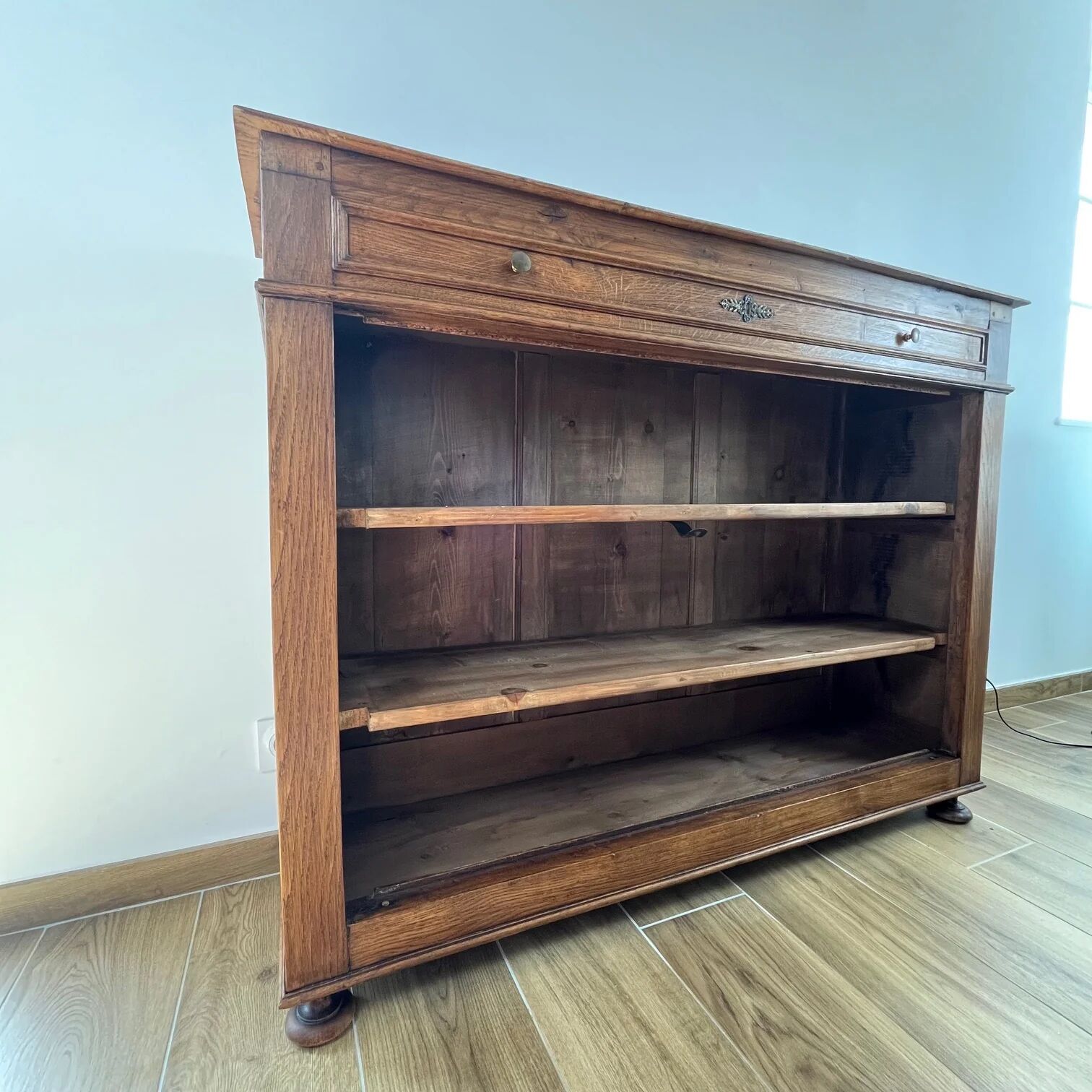 Open oak sideboard in country style, 1930s/50s.