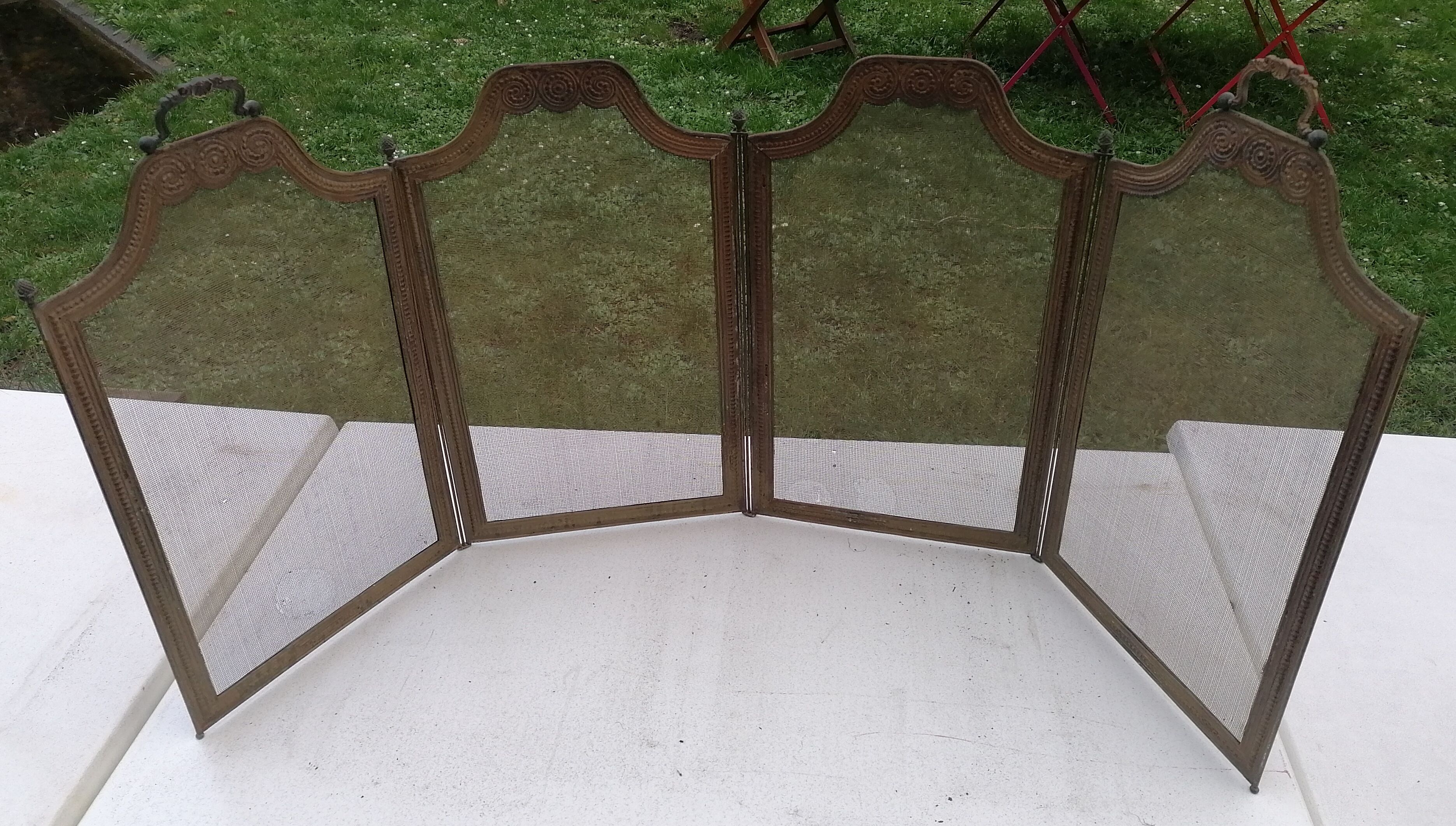 Fire screen