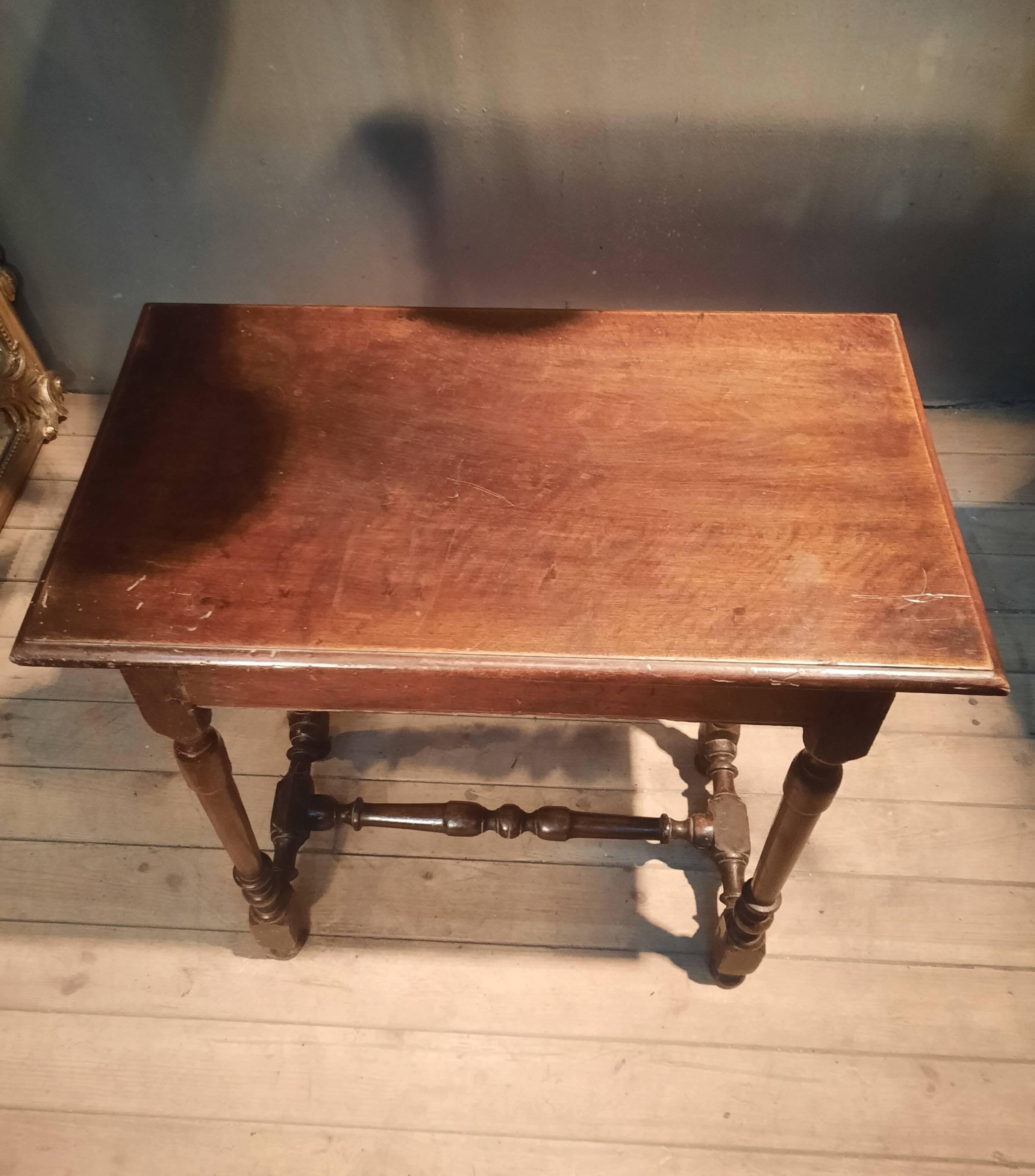 Rectangular side table from the eighteenth century.