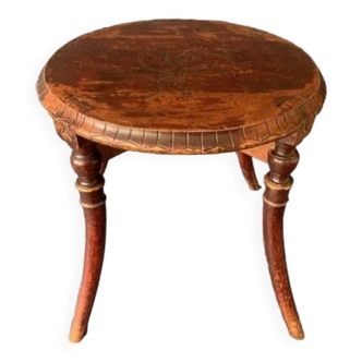 Table basse ronde  en bois gravé, tourné, fin XIXème