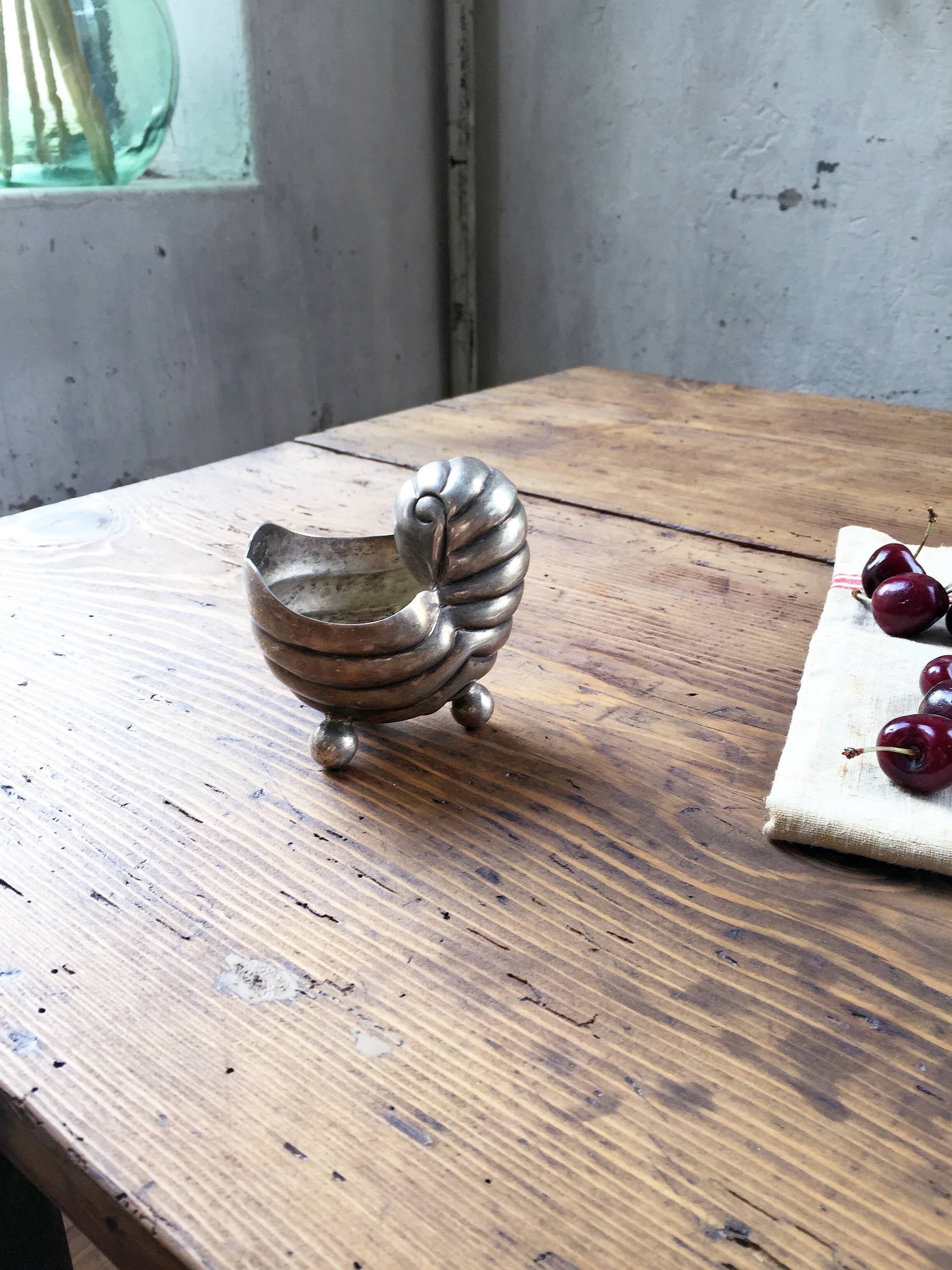 Silver shell ashtray