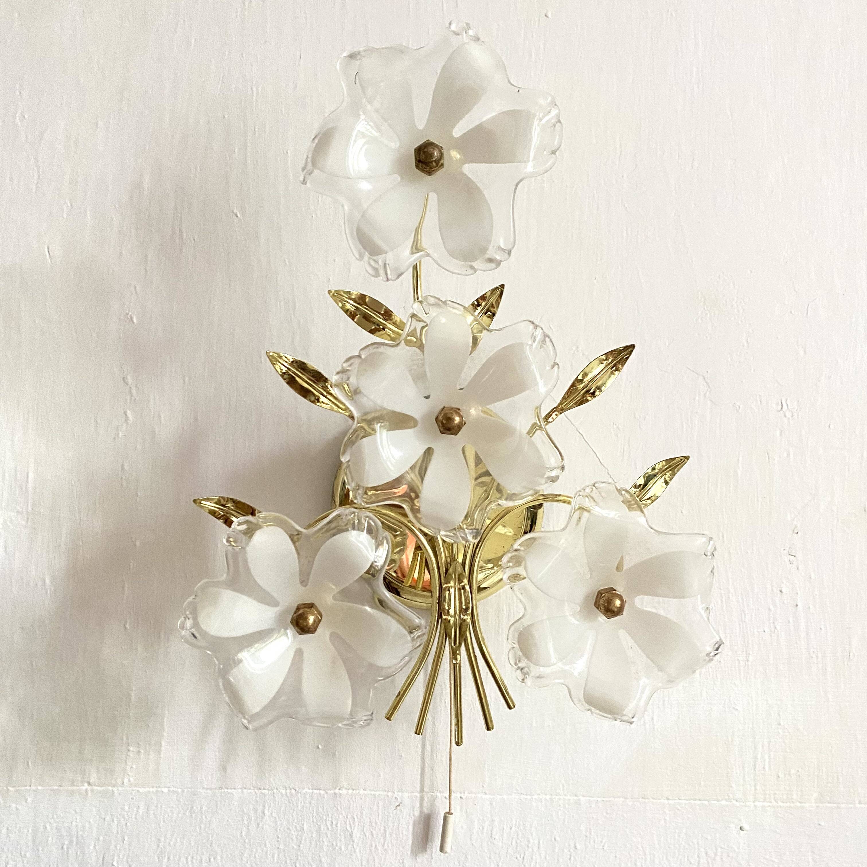 Murano glass flower wall light, Italy 1970