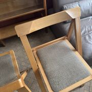 2 folding chairs