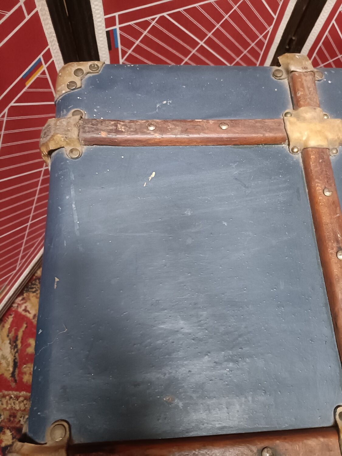 Former D.FES travel trunk trademark, 1950s